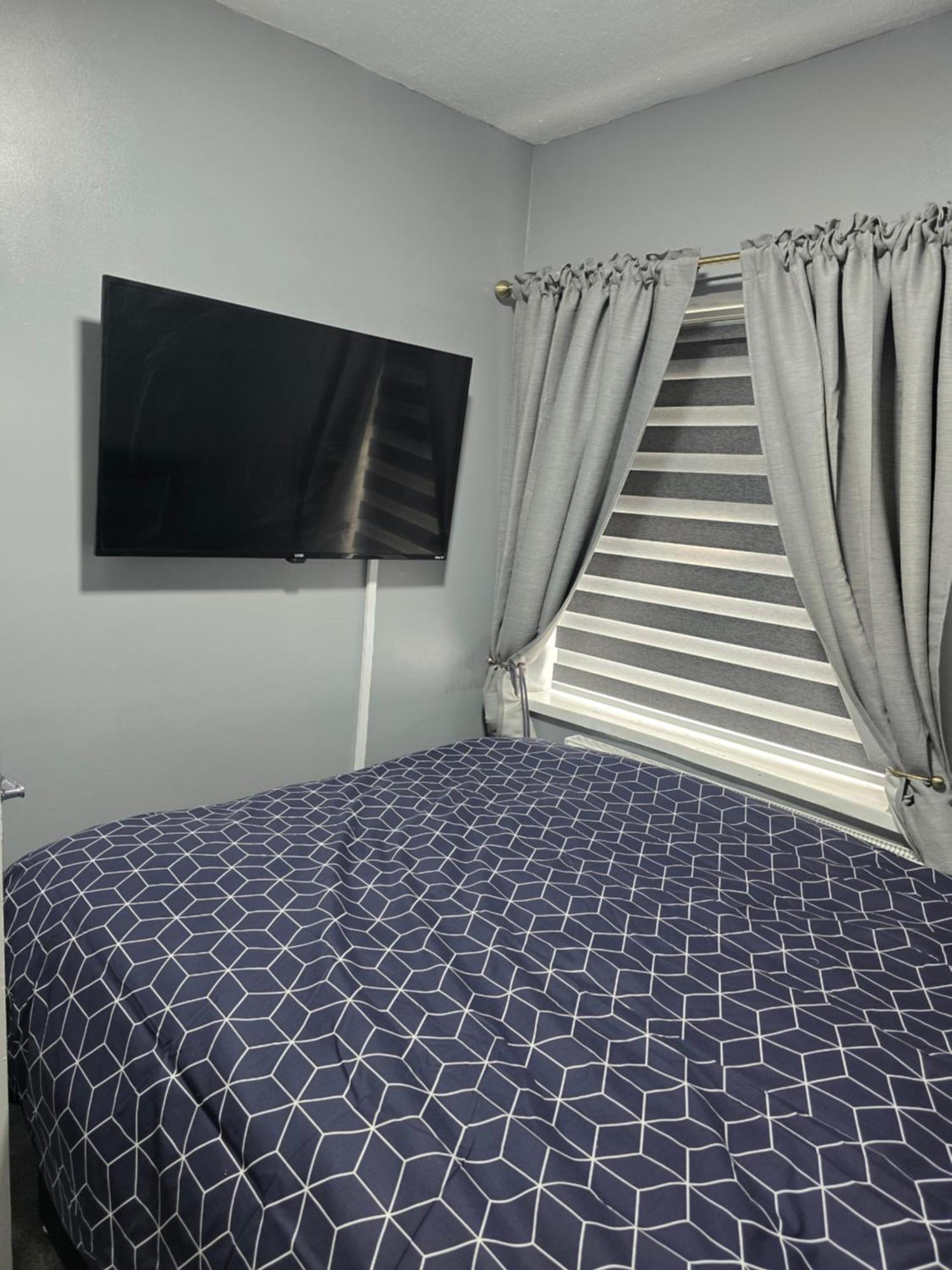 - House - Sleeps 6 - Parking - Garden