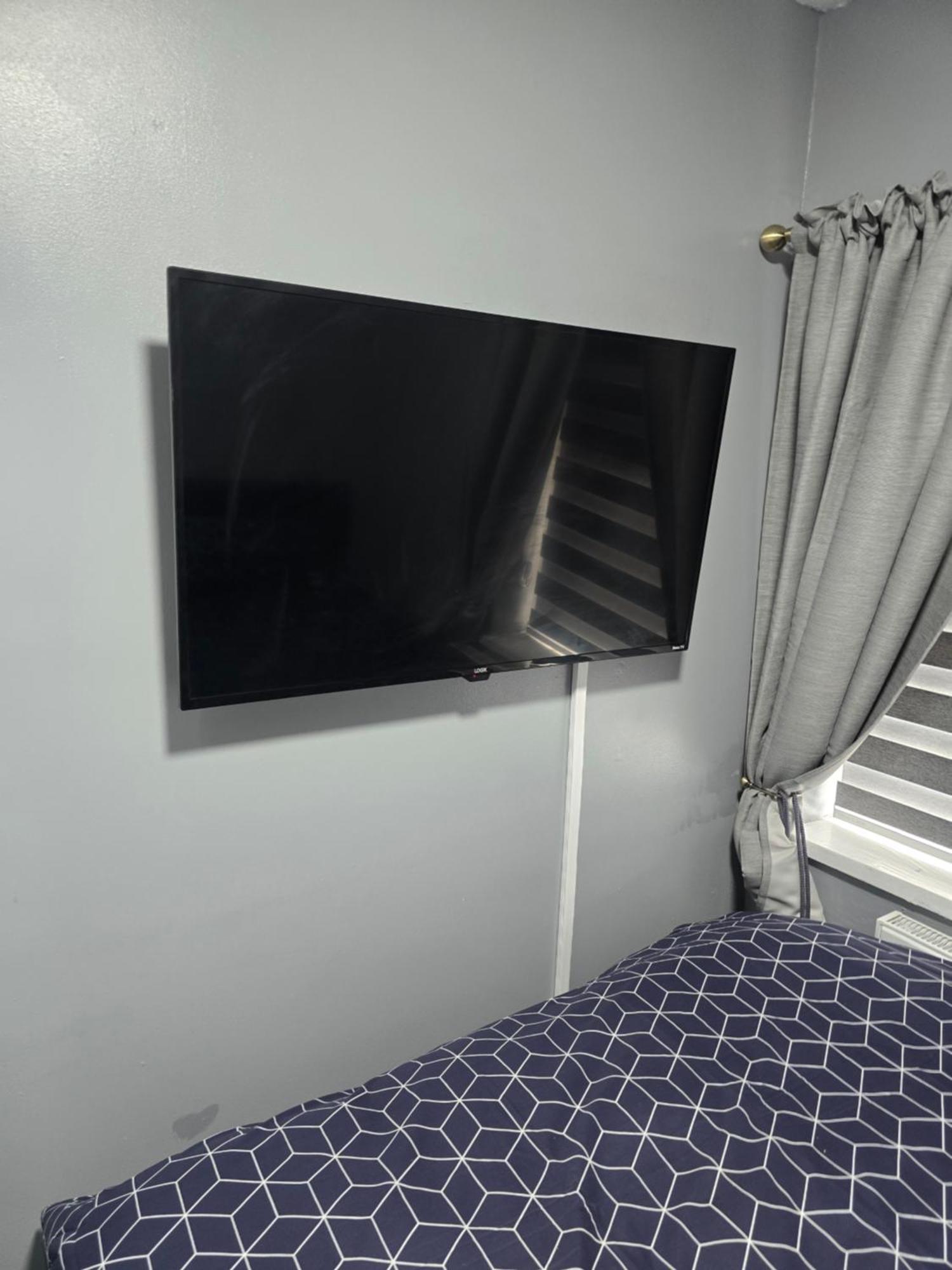 - House - Sleeps 6 - Parking - Garden