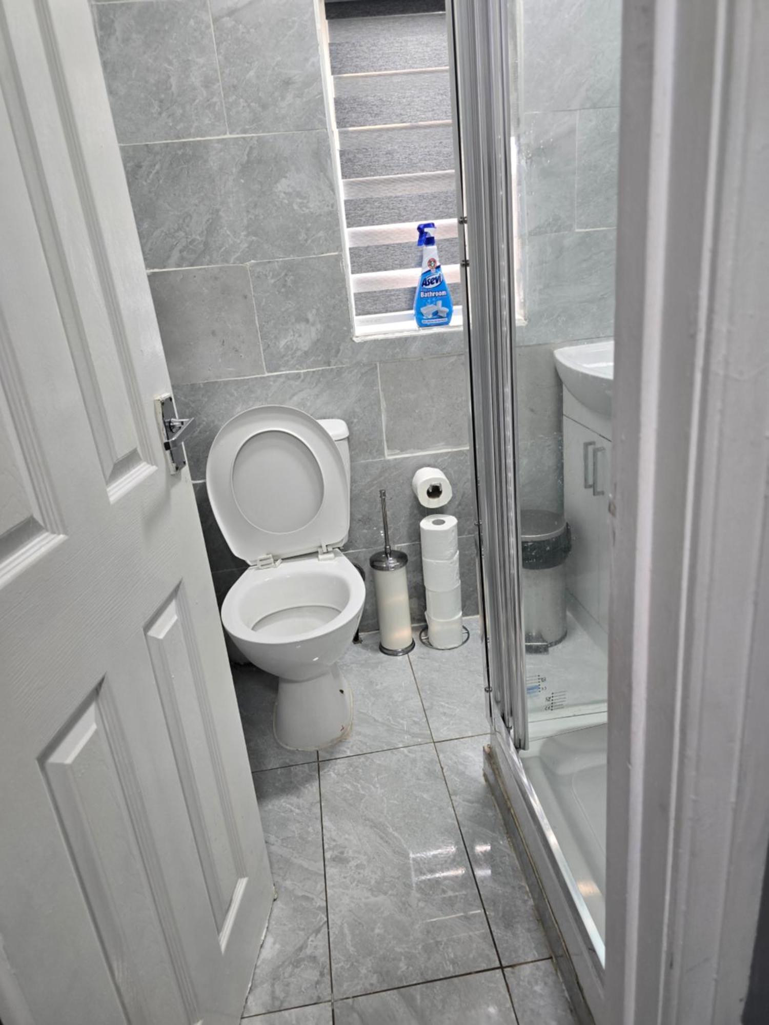 - House - Sleeps 6 - Parking - Garden Holiday home