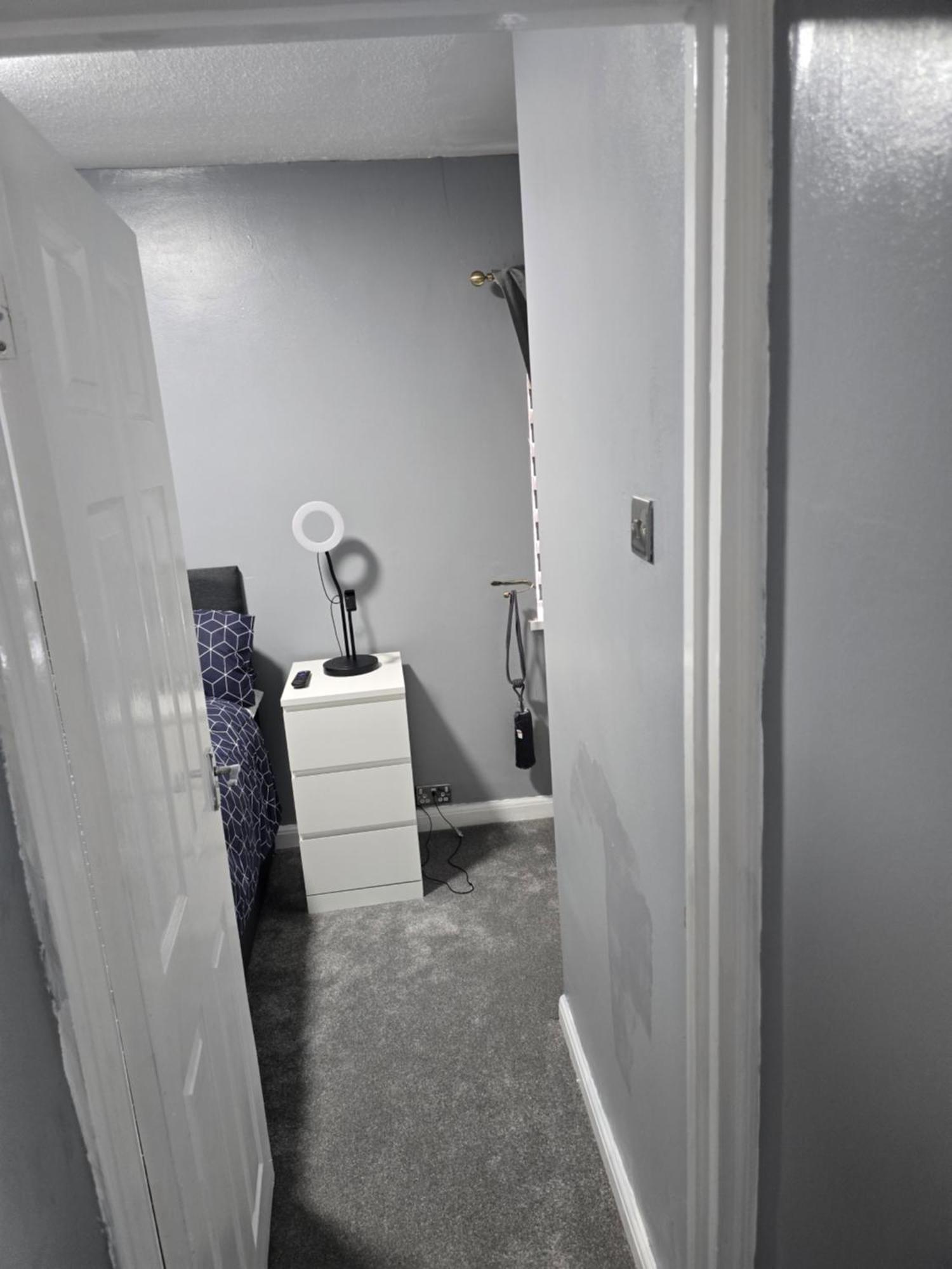 Holiday home - House - Sleeps 6 - Parking - Garden