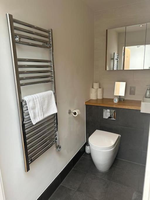 Luxury Modern Town House, Centre, Free Secured Parking Holiday home *