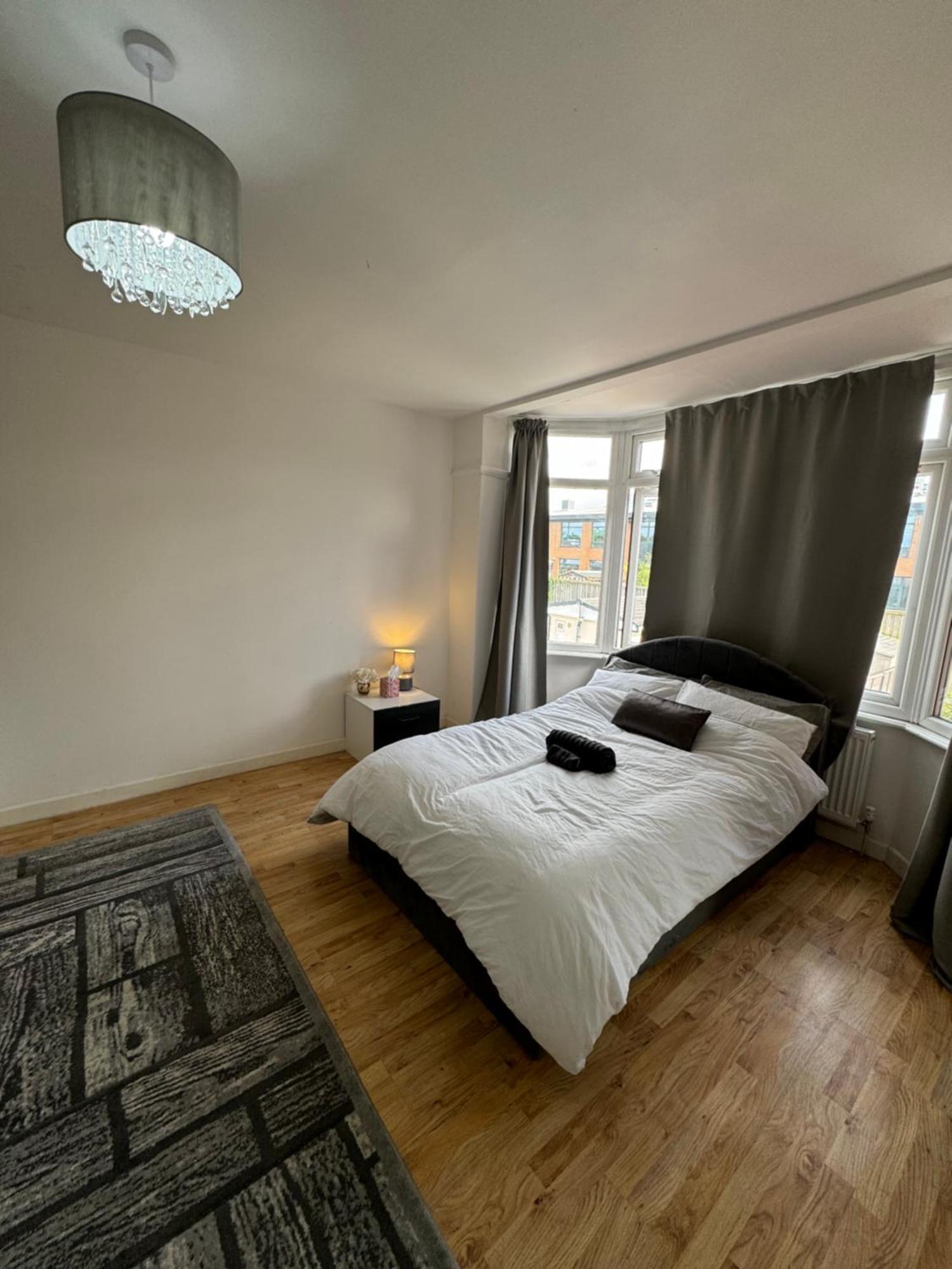 Elegant Estates Humble Abode 3 Homestay Manchester