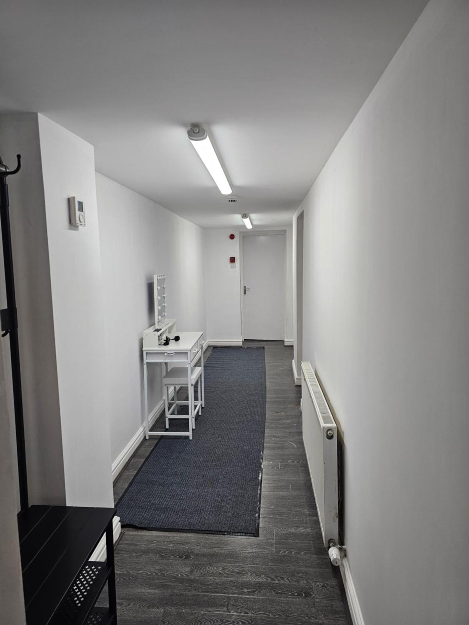 Apartment Basement Centre