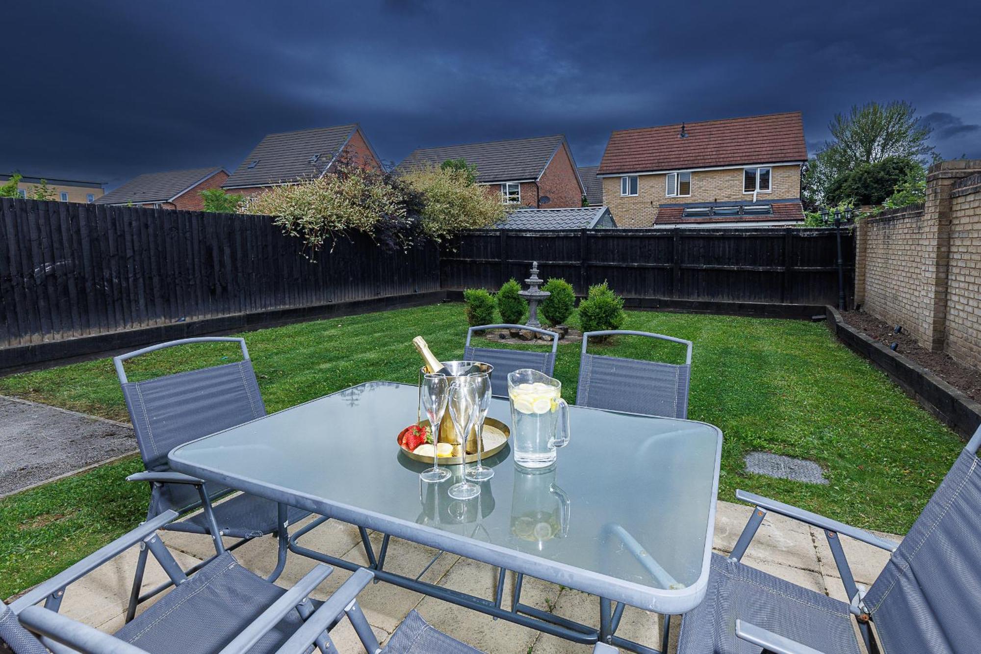 Riverside Villas Holiday home