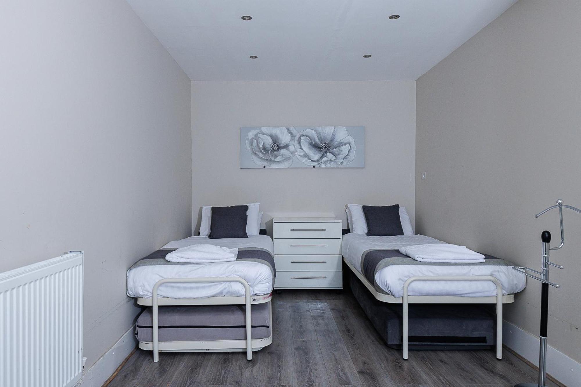Riverside Villas * Manchester