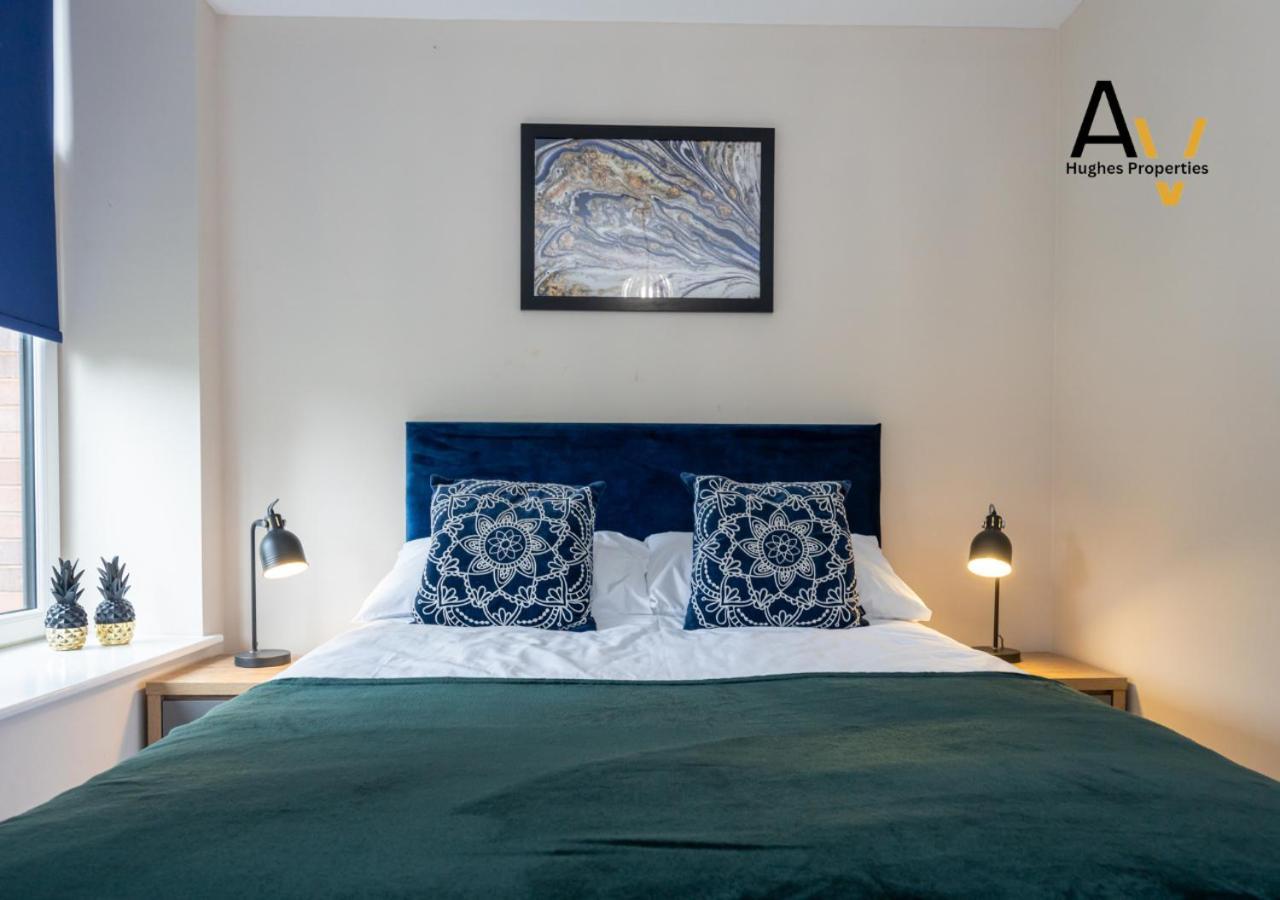 Elegant One-bedroom In Salford - Perfect For Short By Av Hughes * Manchester