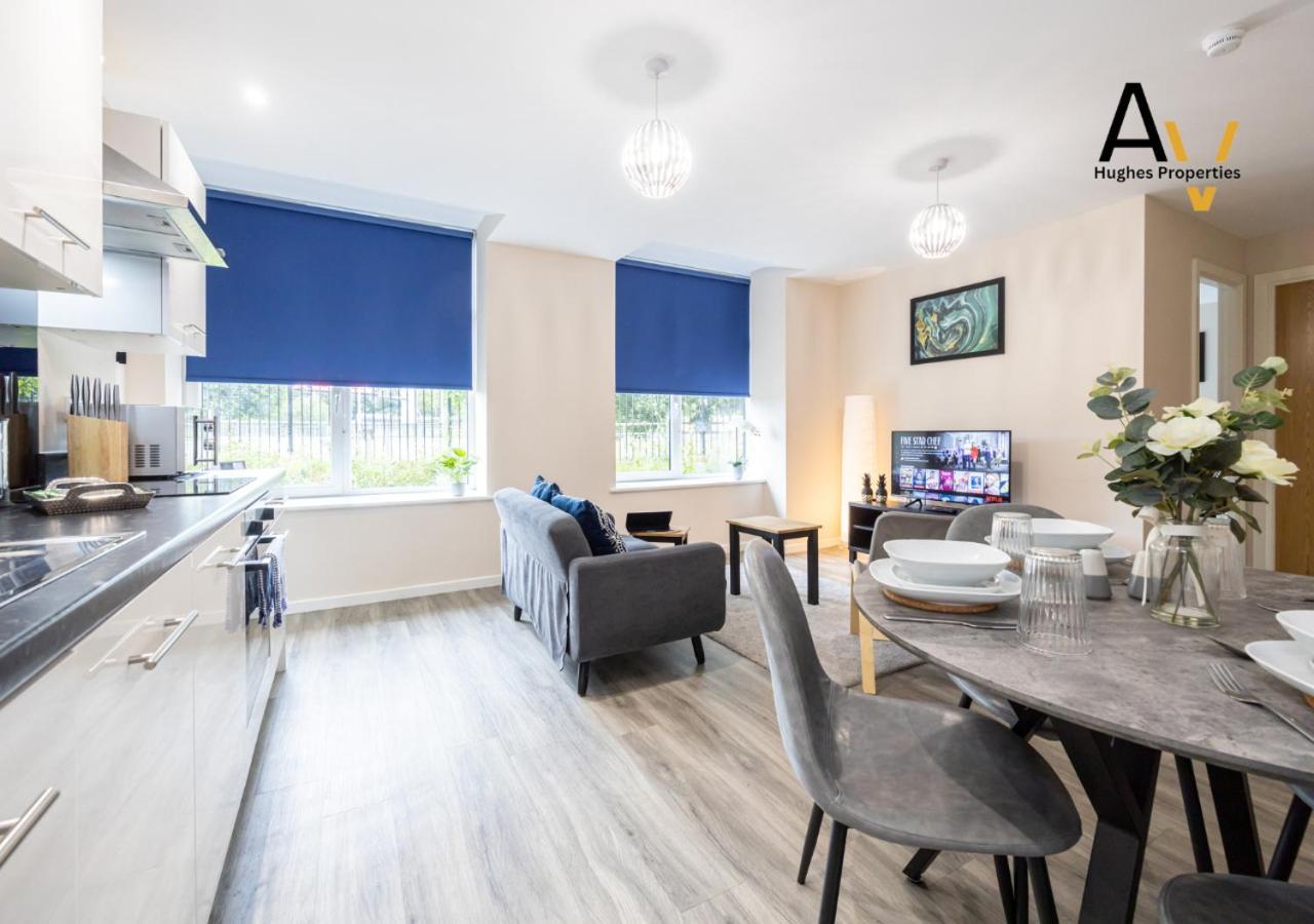 Apartment Elegant One-bedroom In Salford - Perfect For Short By Av Hughes *
