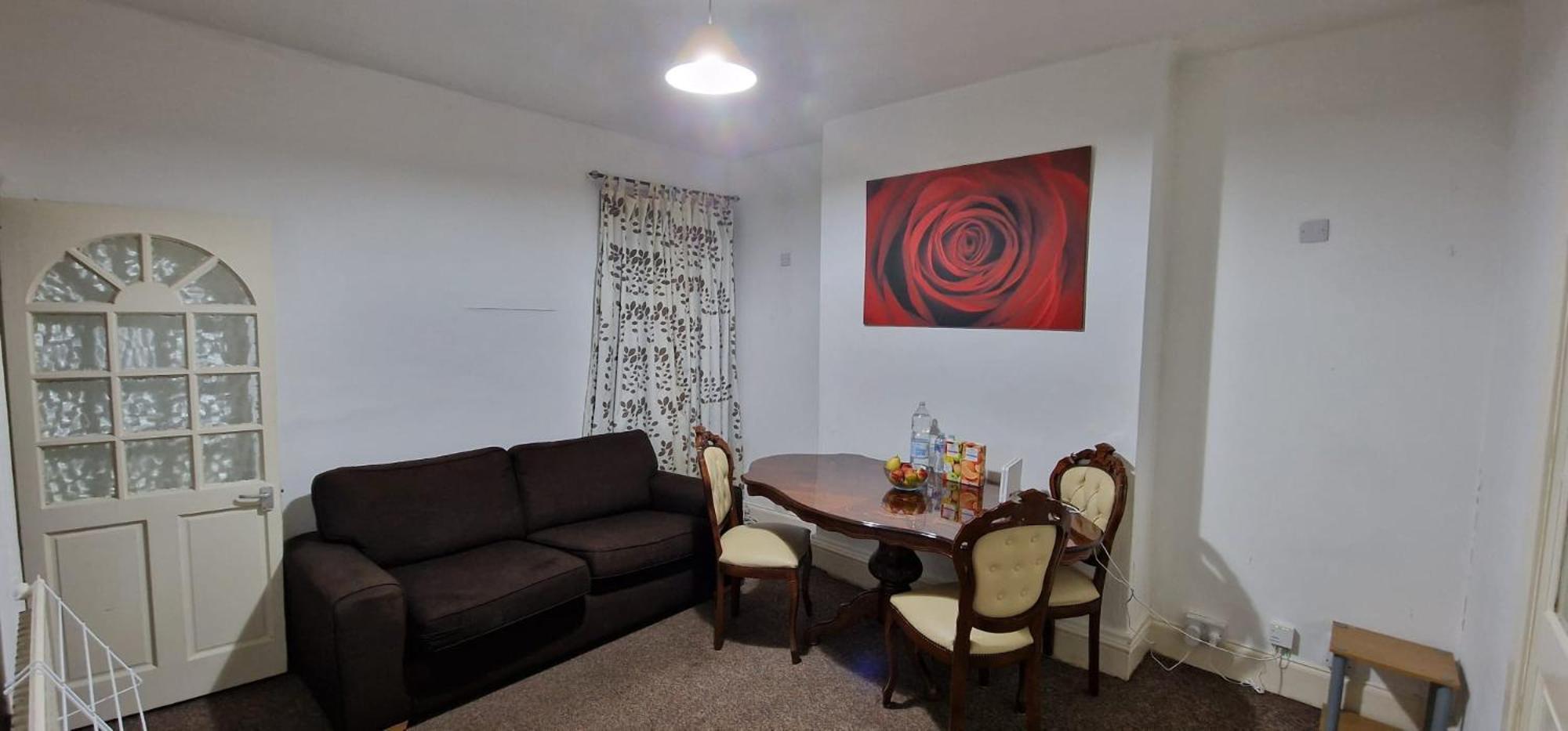 Cosy Double In Monton Village - Eccles Homestay *