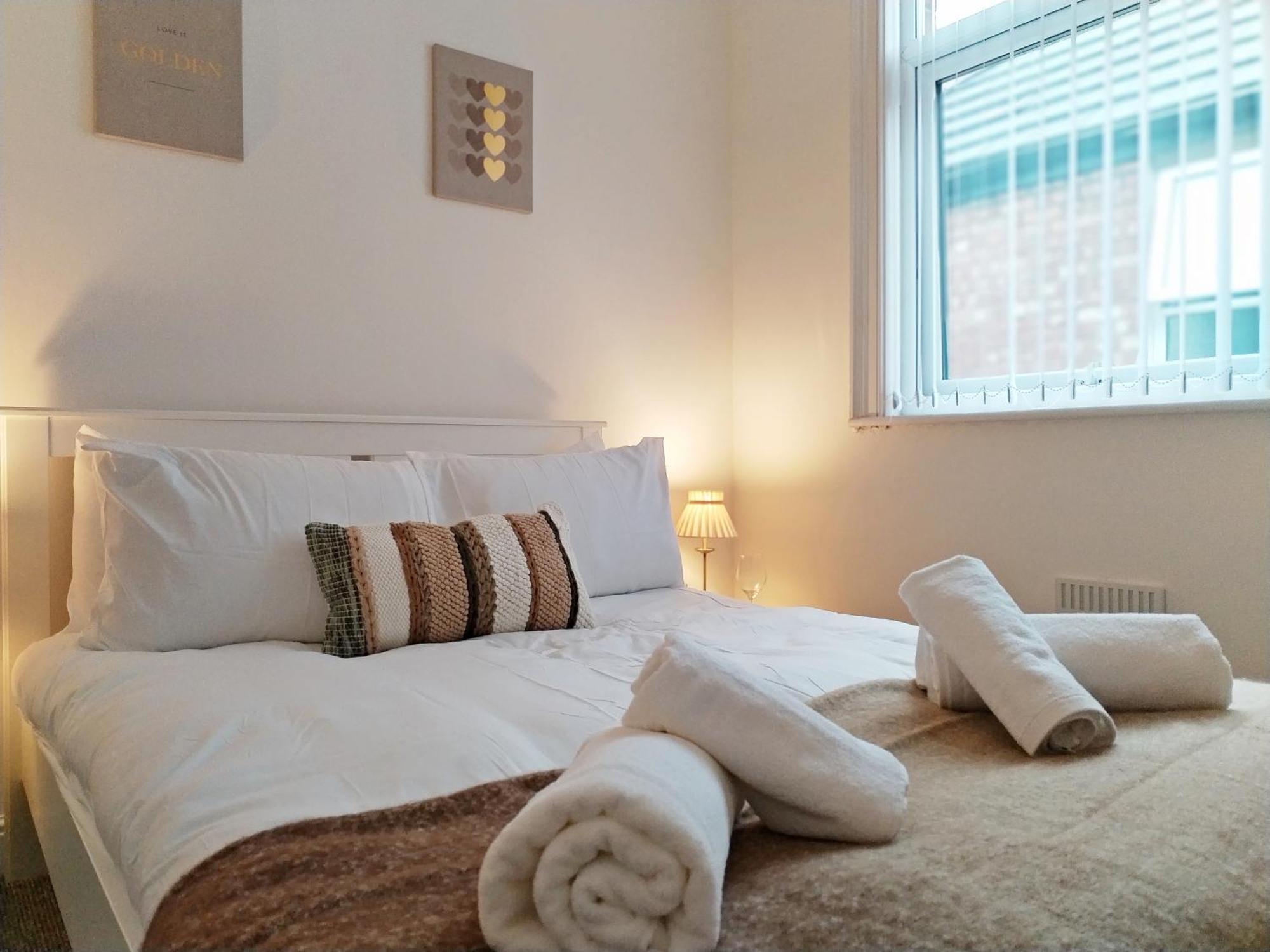 Holiday home Modern 4 Bed House - Free Parking Manchester
