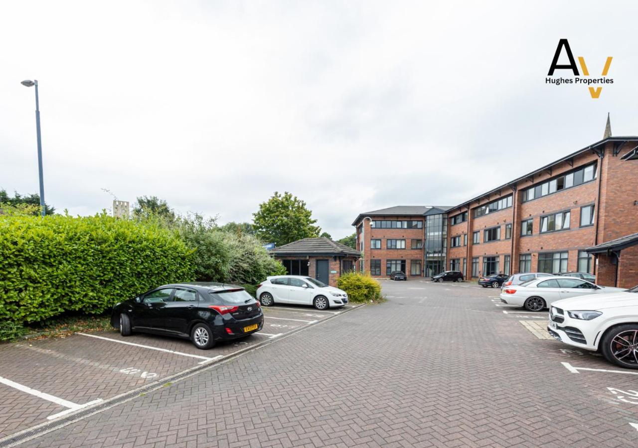 Apartment Elegant One-bedroom In Salford - Perfect For Short By Av Hughes Manchester