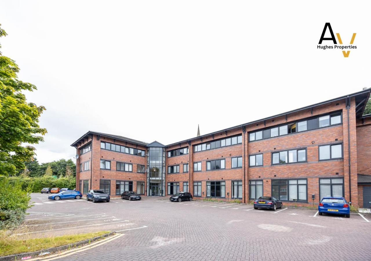 Comfortable One-Bedroom Apartment - Perfect For Relocation In Salford By Av Hughes Properties Manchester