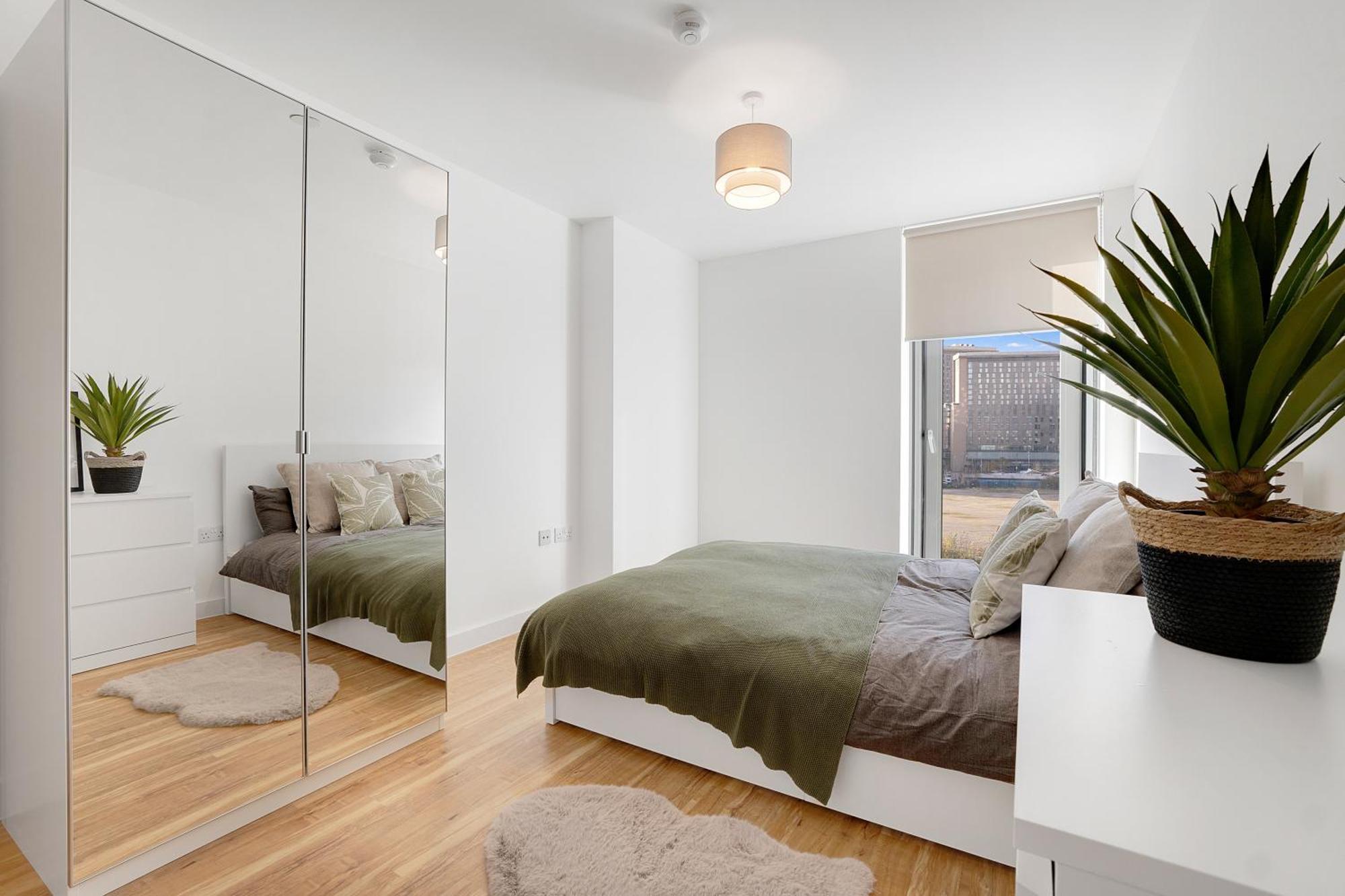 New! 2br In Media Apartment Manchester