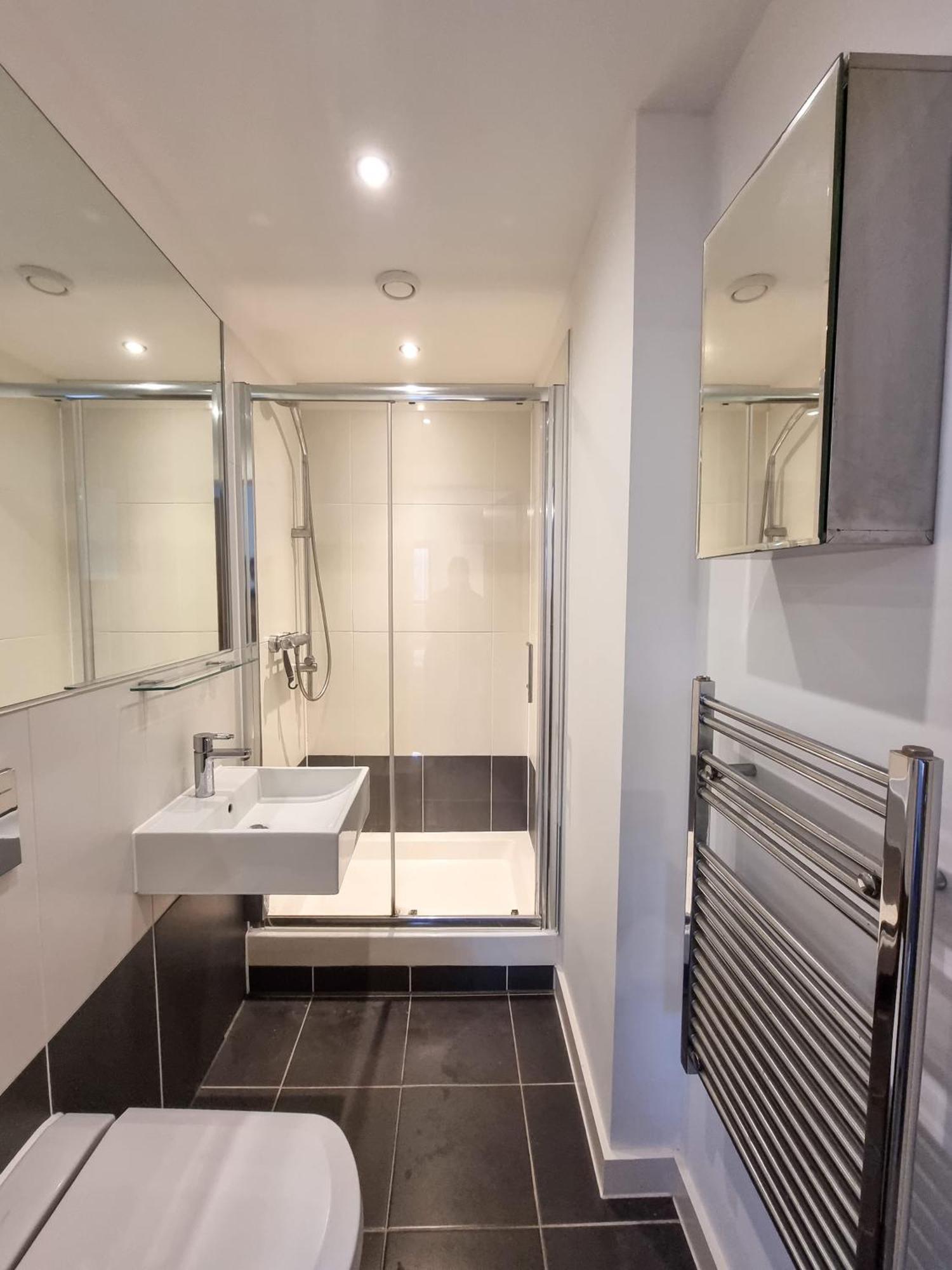 Canal Side Flat By Superhost Apartment *