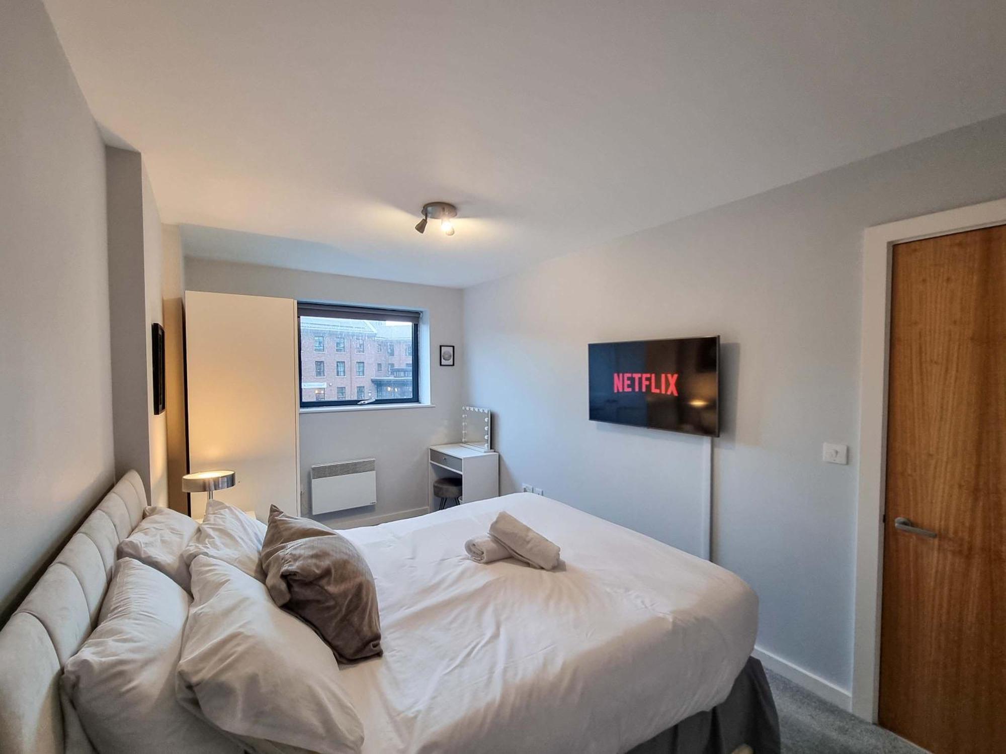 Canal Side Flat By Superhost Apartment *