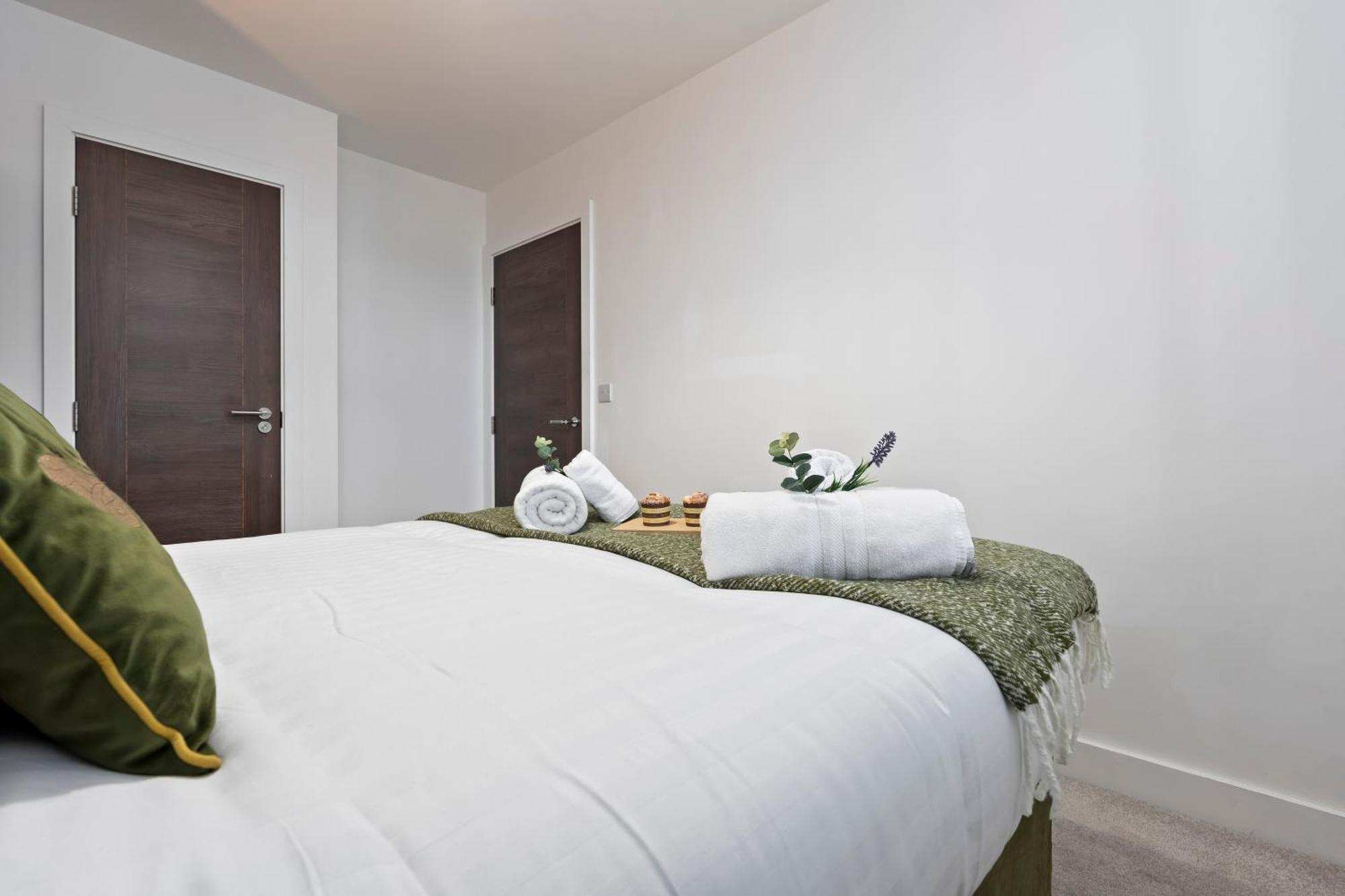 Modern Flat In By 53 Degrees Property, Ideal For Couples, 2 Bedrooms! *