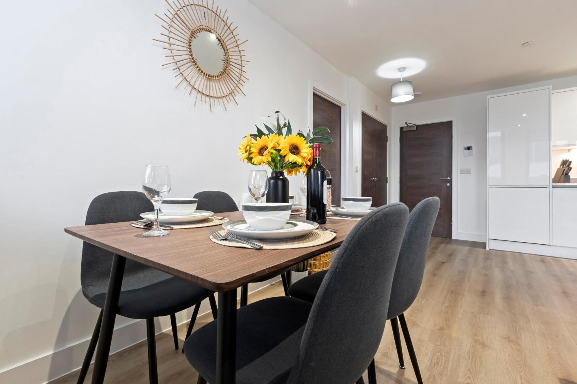 Apartment Modern Flat In By 53 Degrees Property, Ideal For Couples, 2 Bedrooms!