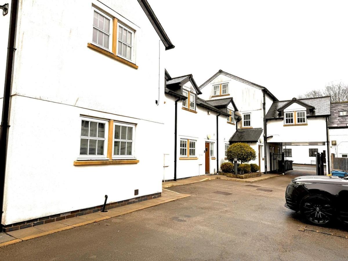 Jessup Worsley Village Holiday home Manchester