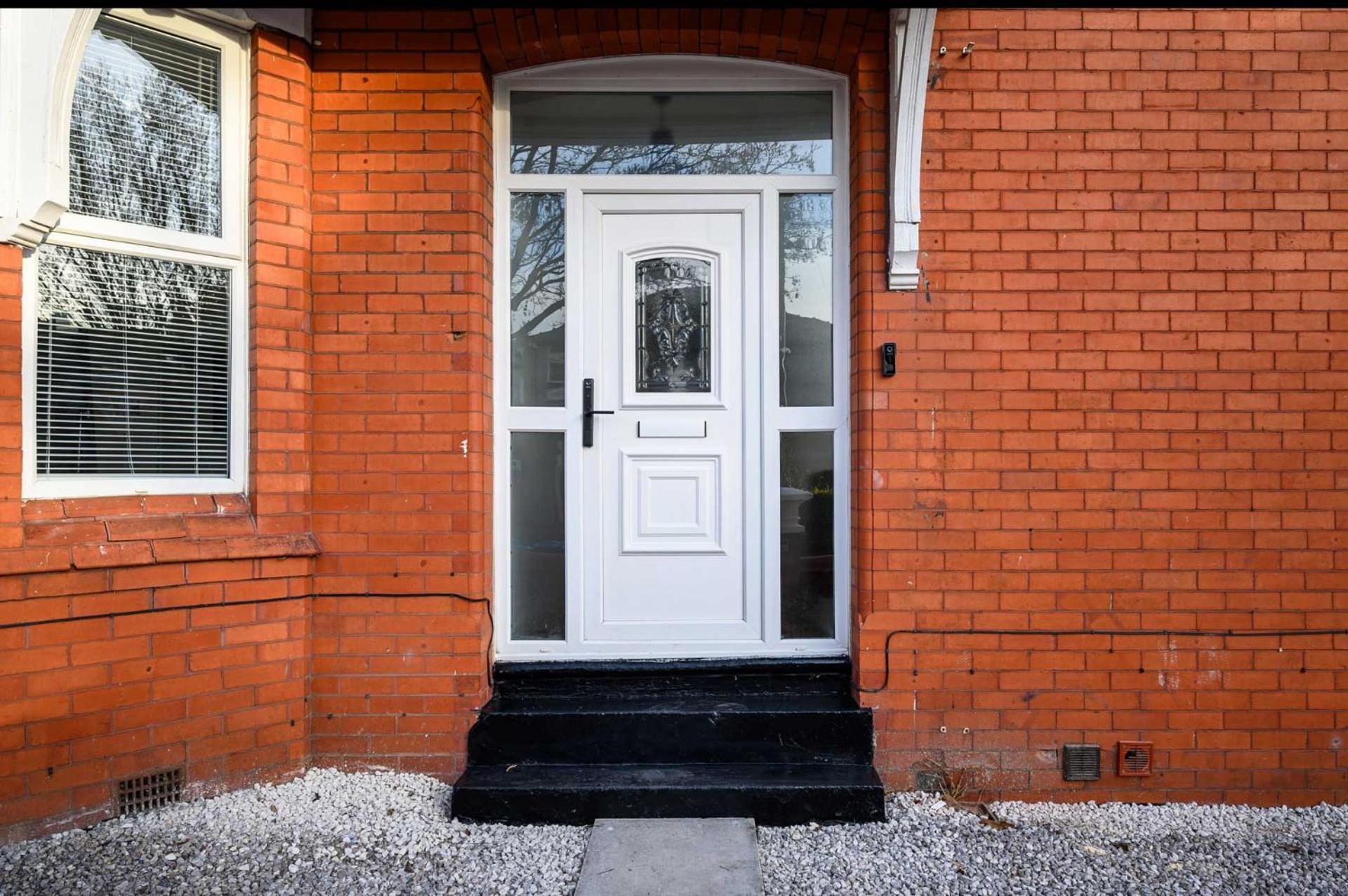 Stylish Modern - Perfect For Work, Leisure & Stadium Visits With Parking Apartment