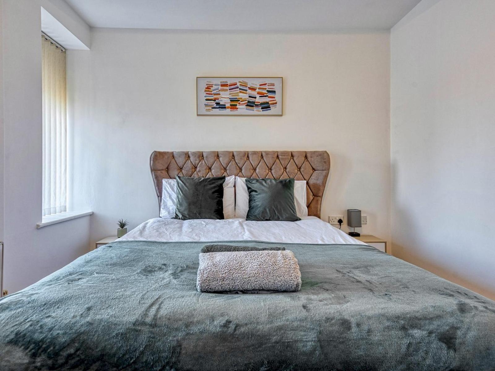 Pass The Keys Luxury In Center Parking Apartment Manchester