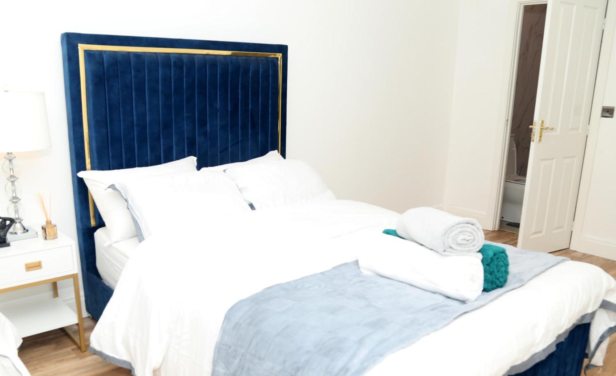 Apartment Mdz Luxe Stays-sleeps 6