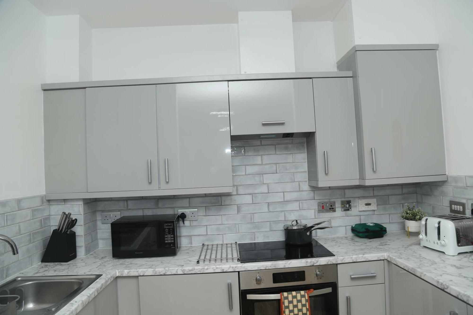 Mdz Luxe Stays-sleeps 6 Apartment