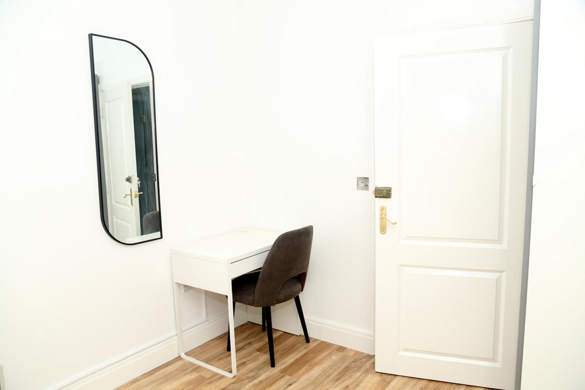 Mdz Luxe Stays-sleeps 6 Manchester