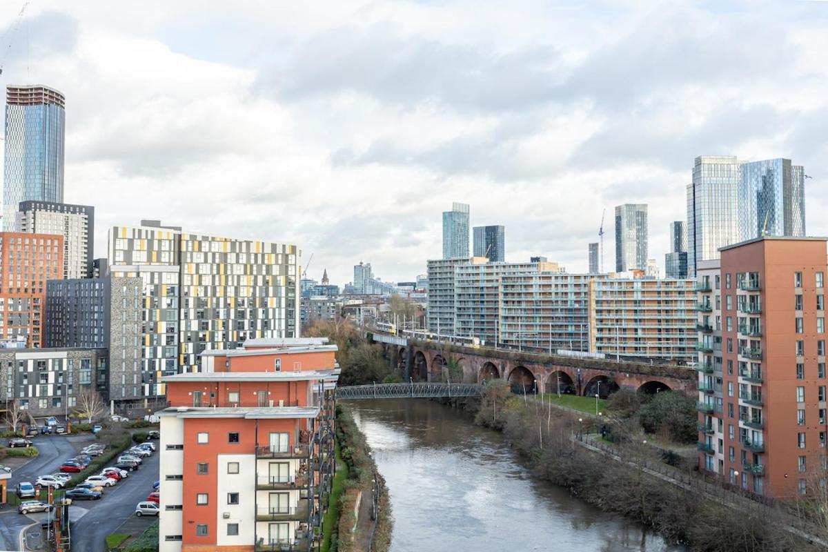 Manchestercentre , Salford, Lakeside * Manchester