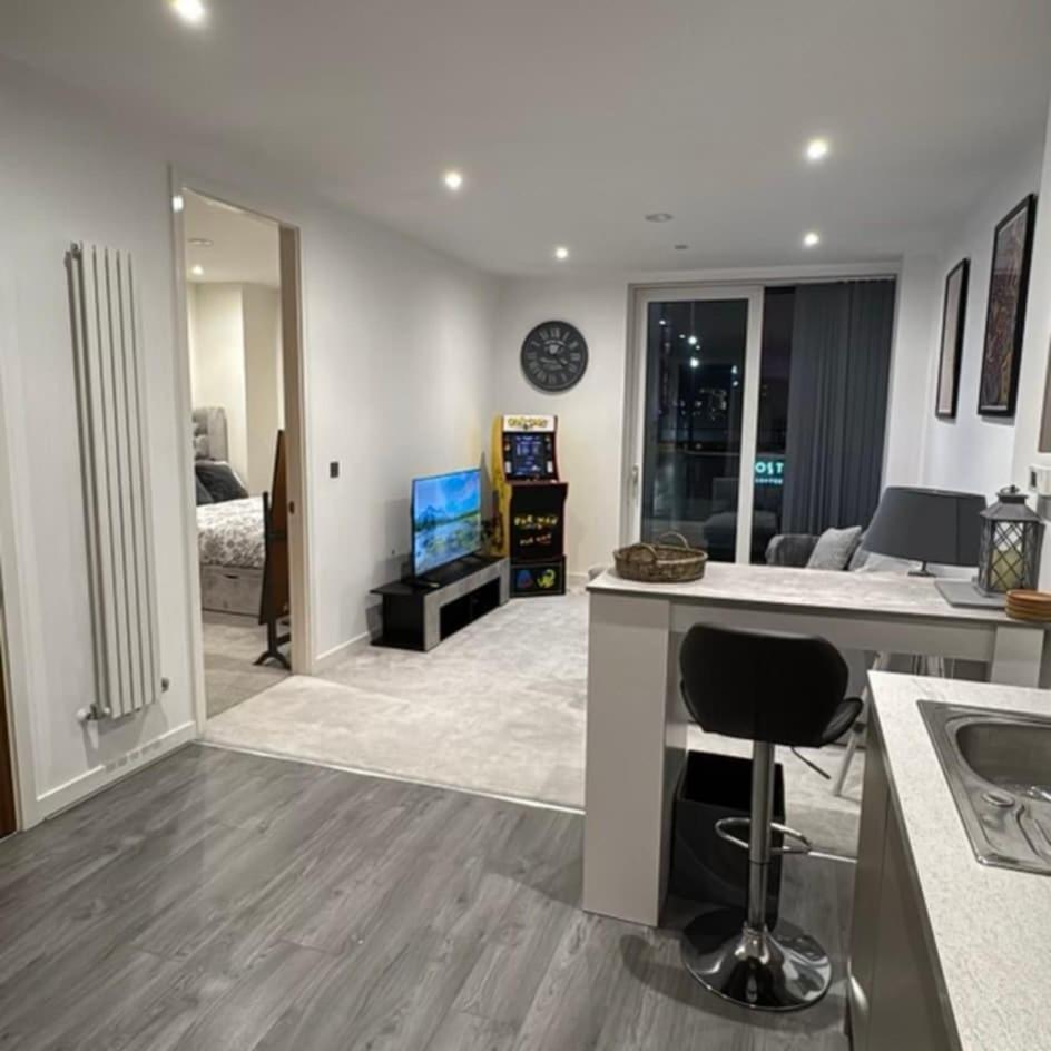 Apartment Luxury Modern Balcony Manchester