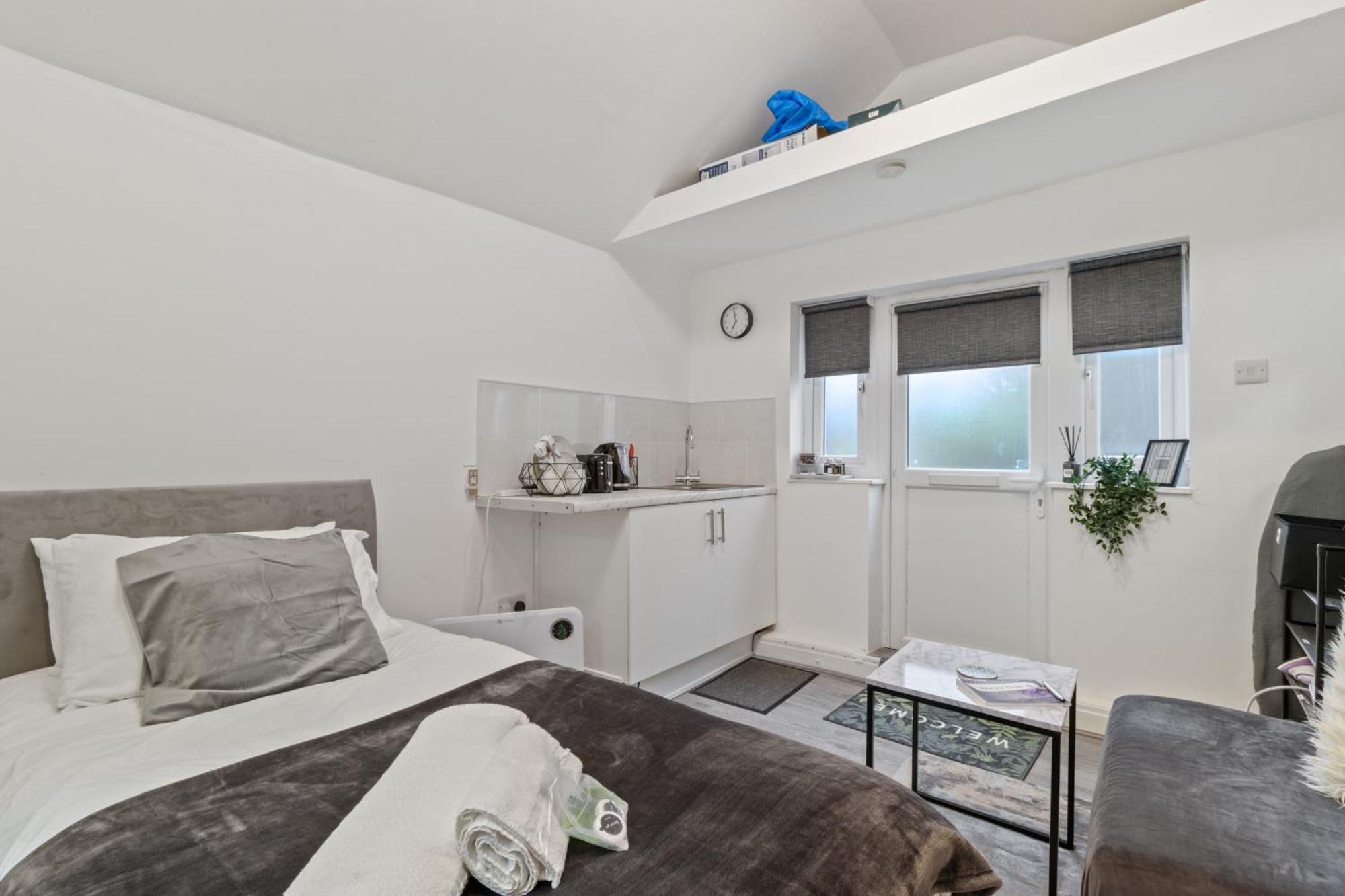 Apartment With Shared Garden - 3min To Bus Stop Manchester