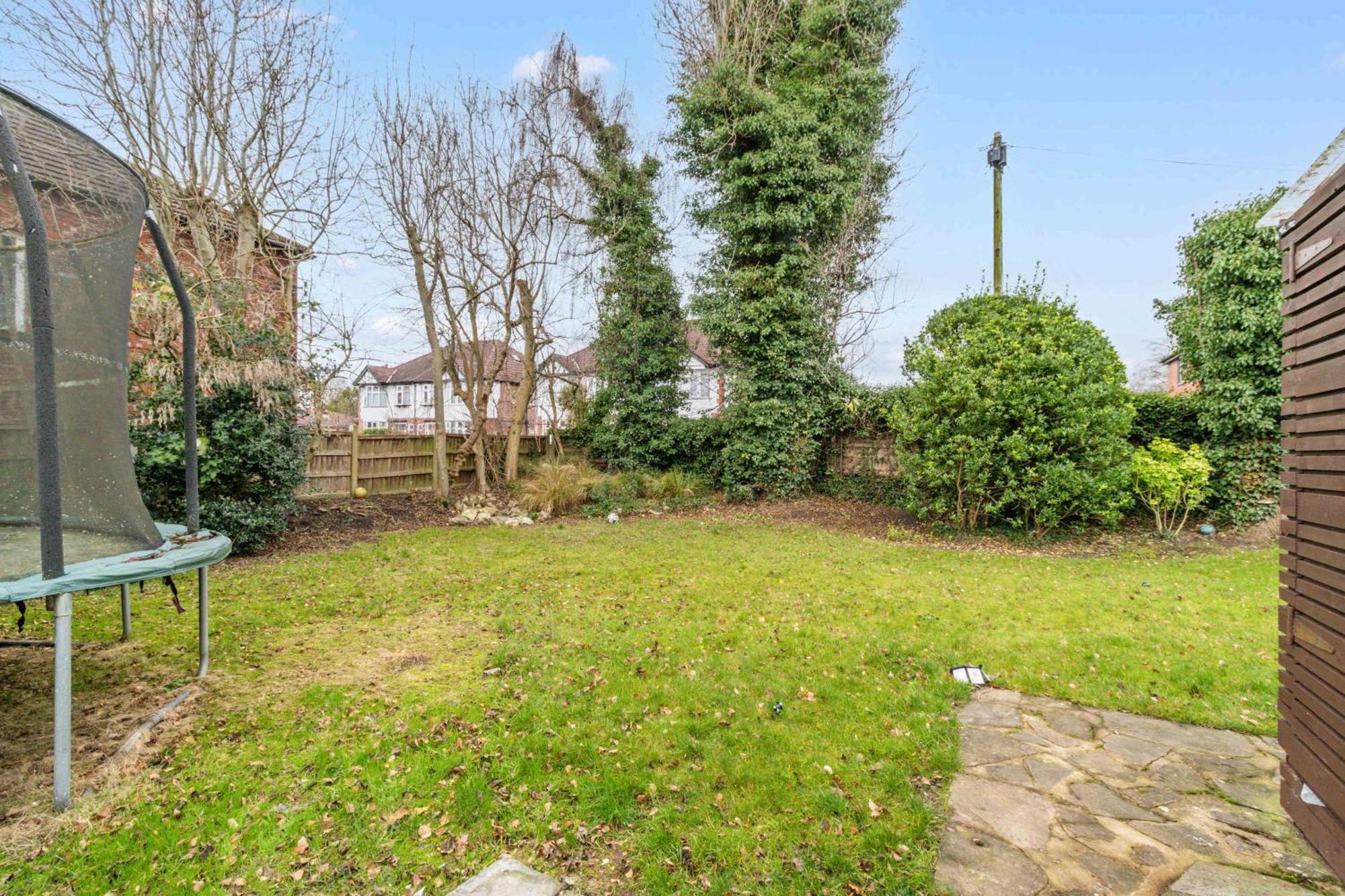 With Shared Garden - 3min To Bus Stop * Manchester
