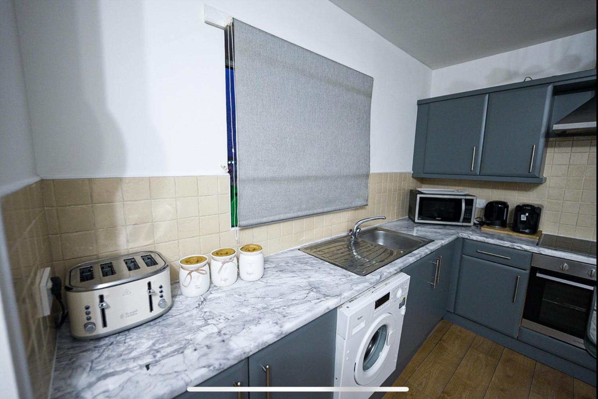 Modern Luxury 2 Bed Apartment, Sleeps 5 * Manchester