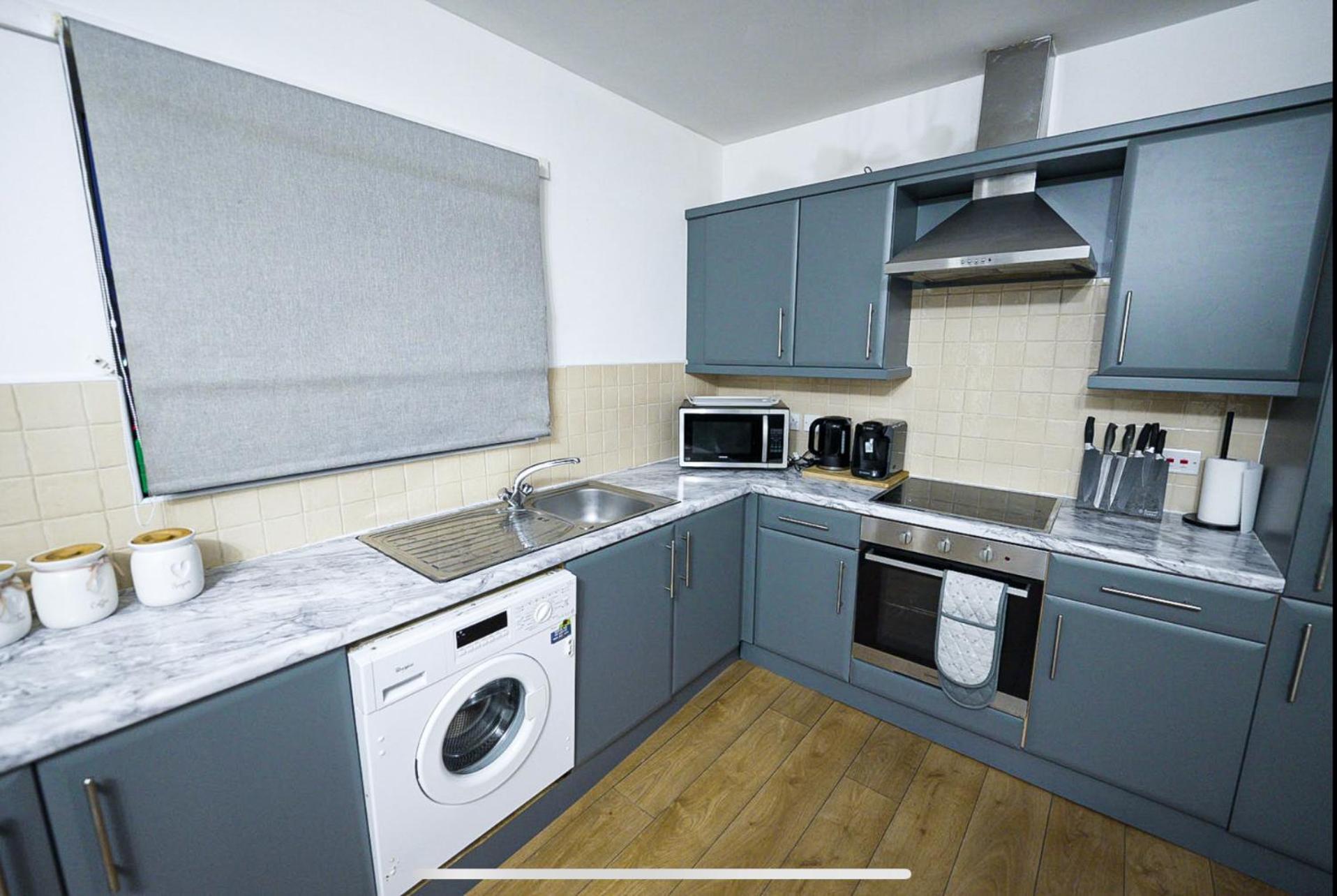 Modern Luxury 2 Bed Apartment, Sleeps 5 Apartment