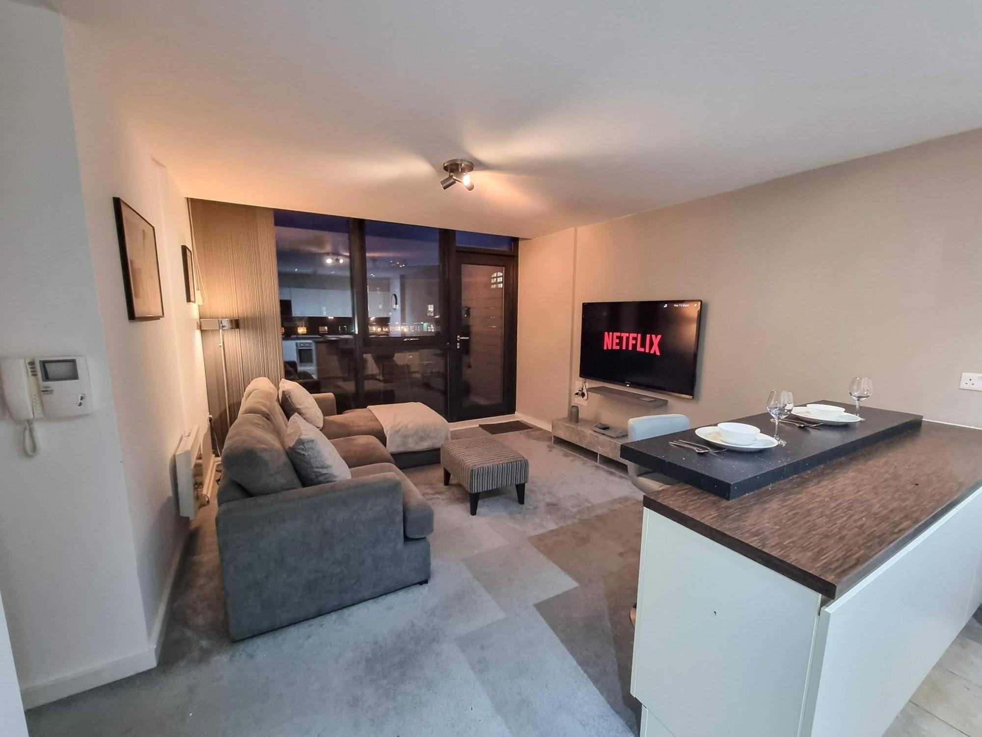 Canal Side Flat By Superhost Manchester