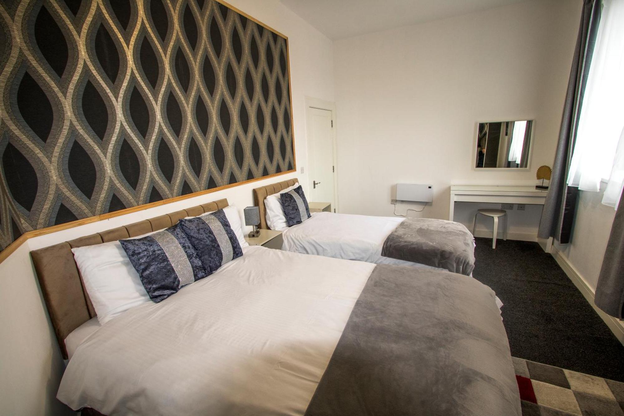 Ideal For Groups - Modern 2 Bedroom - Free Parking, Transit Links, Close To Stadiums Apartment *