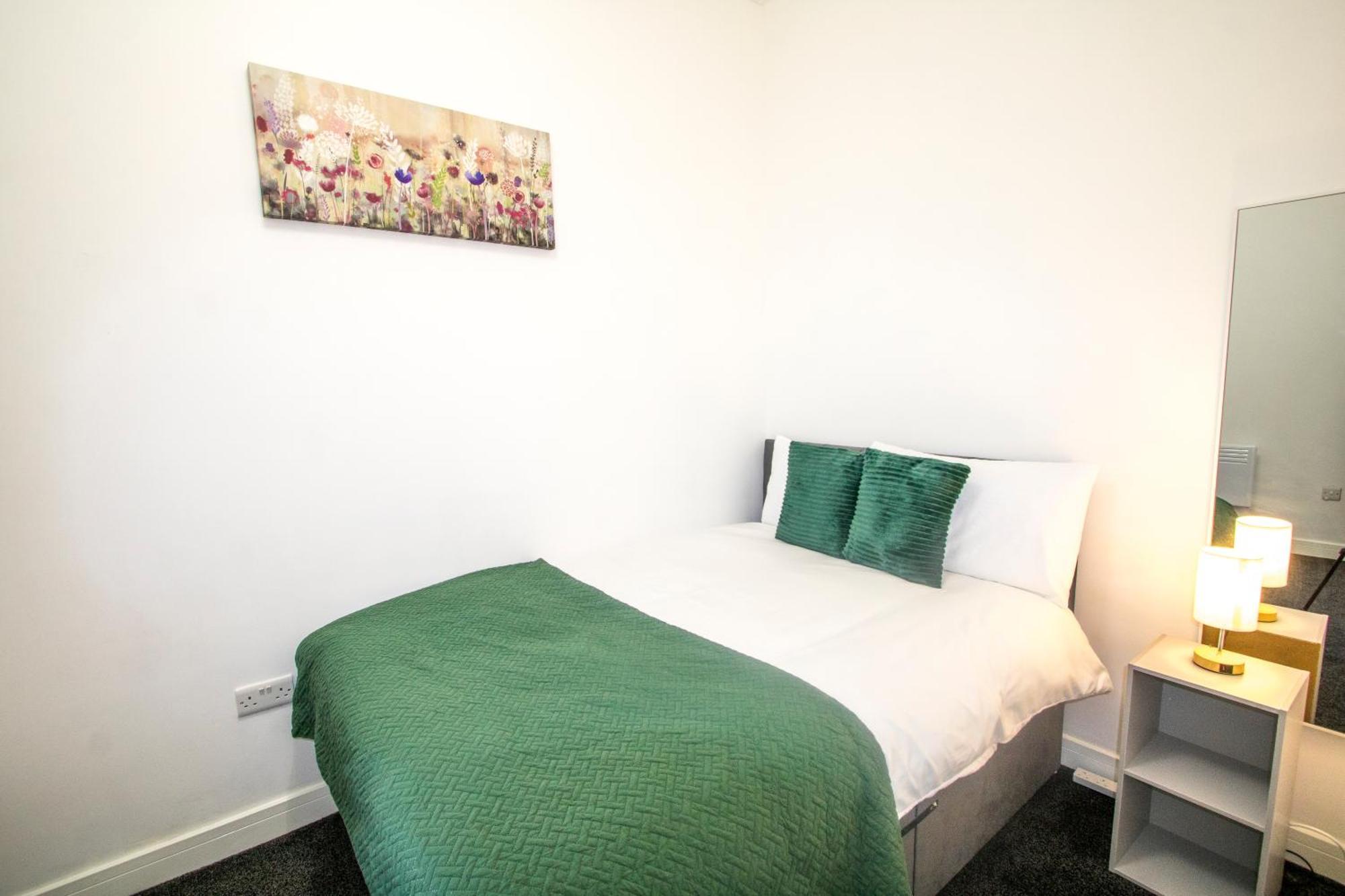 Apartment Stylish 2 Bedroom-free Parking