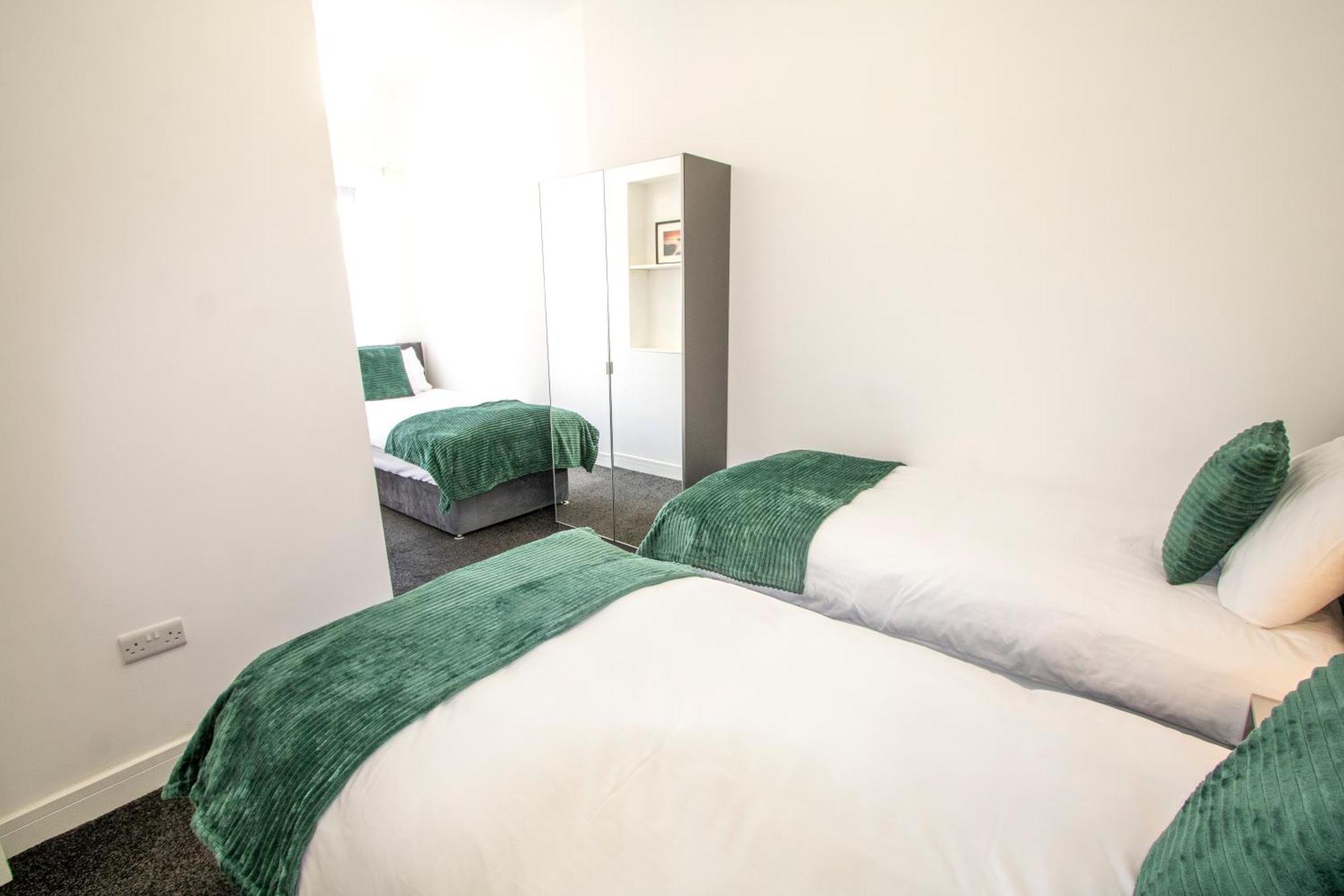 Stylish 2 Bedroom-free Parking Apartment