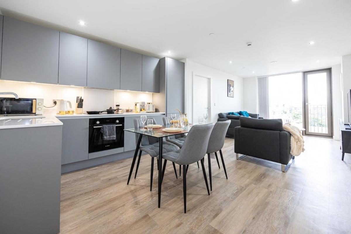 2 Bedroom In Apartment *