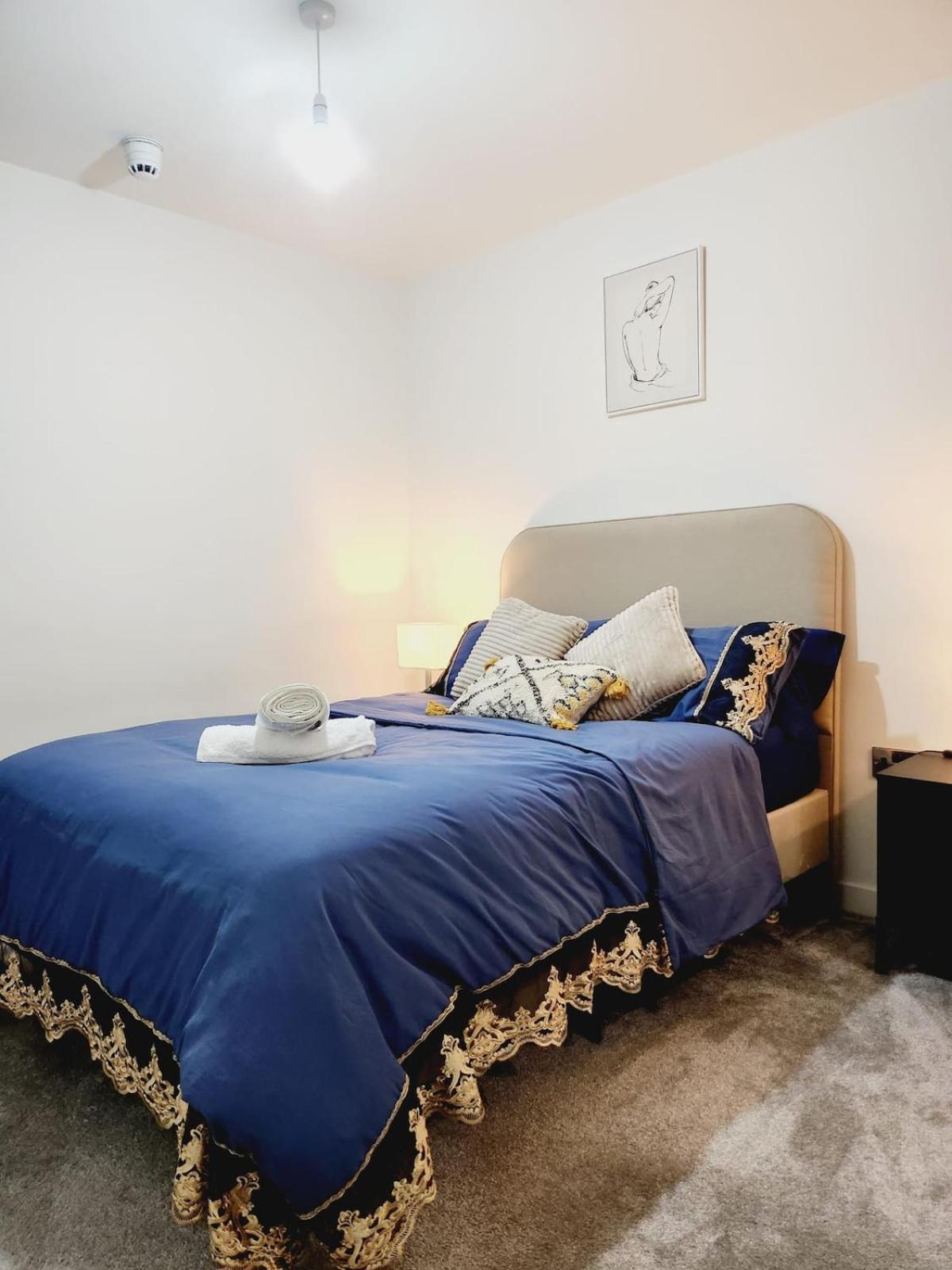2 Bedroom In Apartment Manchester