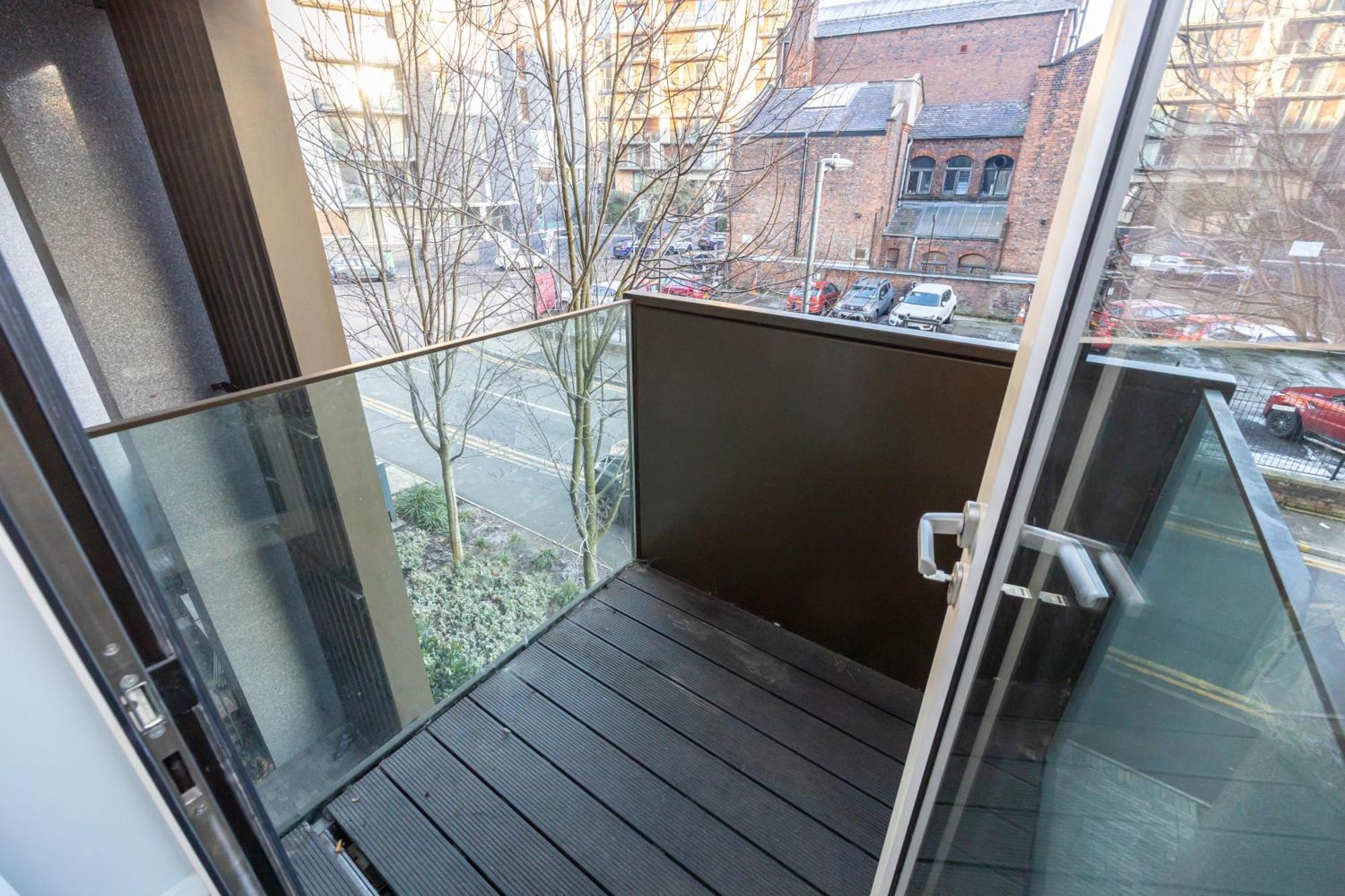 Luxury 3-bed Townhouse Sleeps 6 Free Parking *