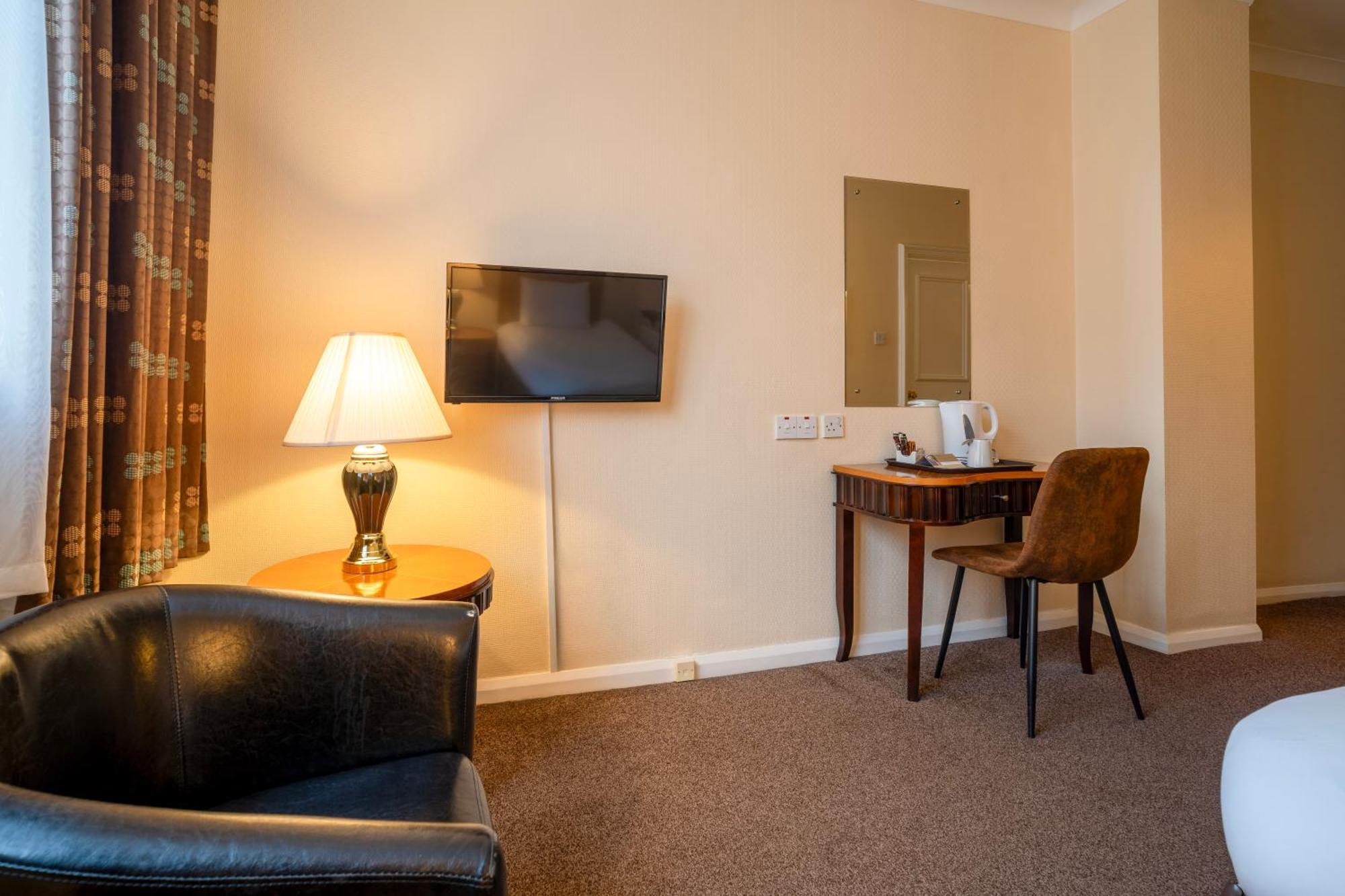 Hotel Britannia Centre 3*