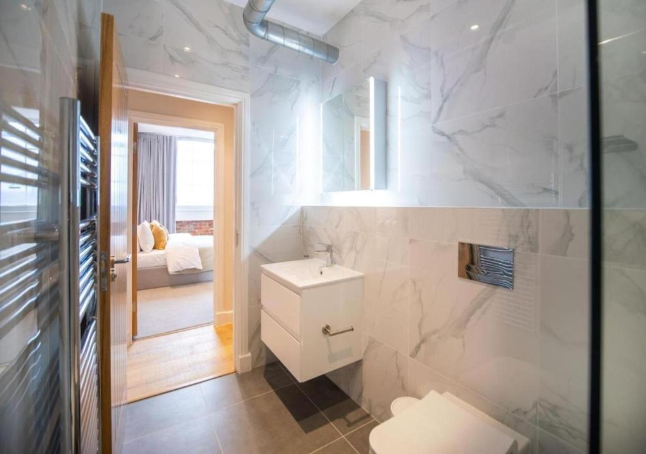 Apartment Hive By The Heim Residences