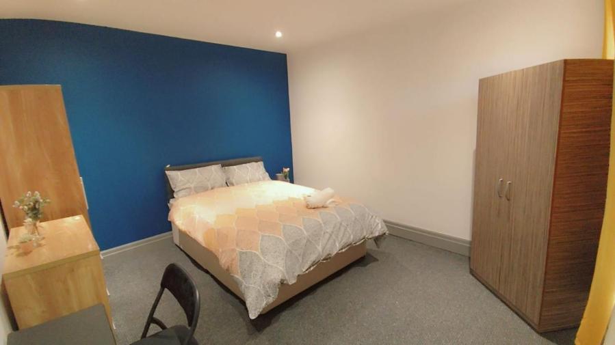 Guest house Double-bedroom In The Heart Of Eccles Perfect For Short *