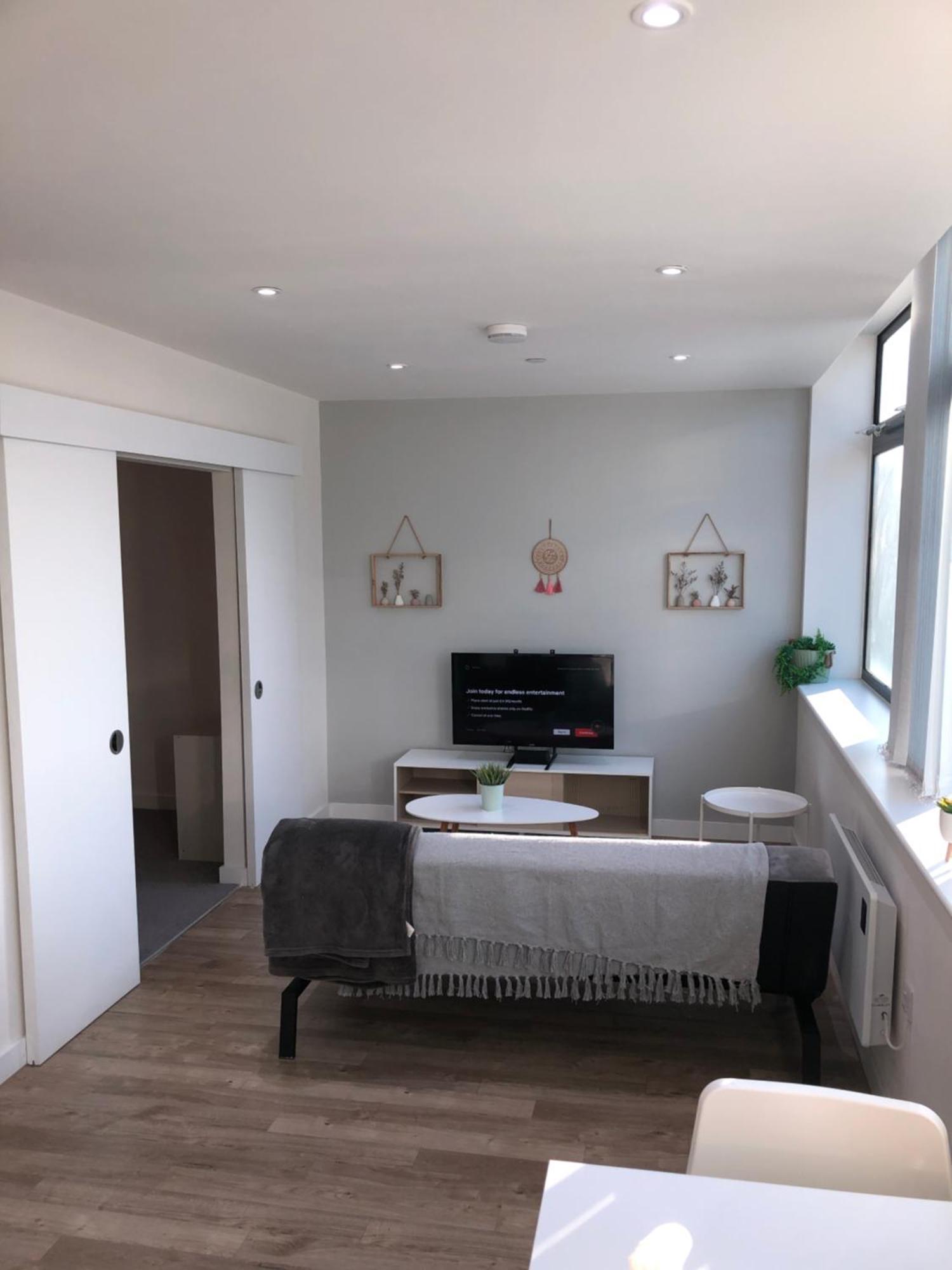 Prime Central-luxury 1br Apartment-free Parking-fast Wi-fi Manchester