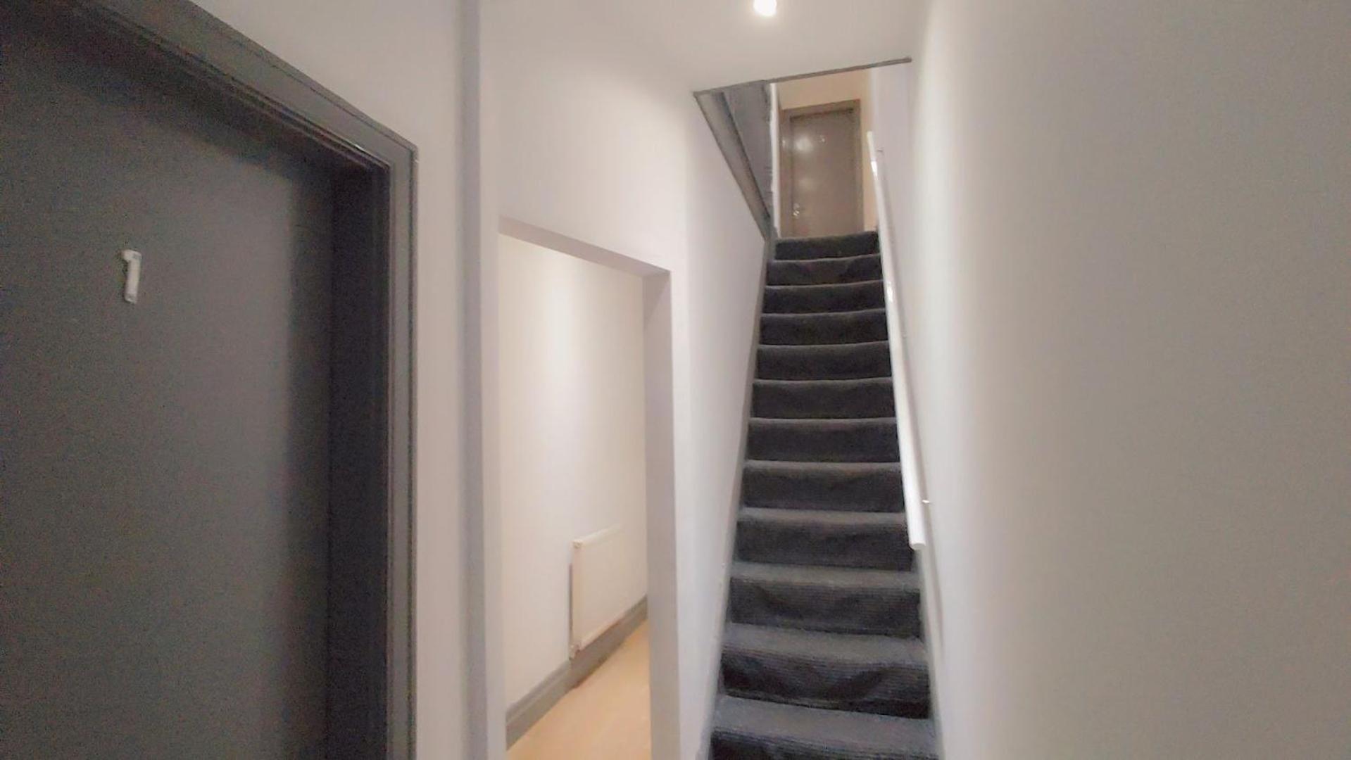 En-suite Double-bedroom In The Heart Of Eccles Perfect For Short *