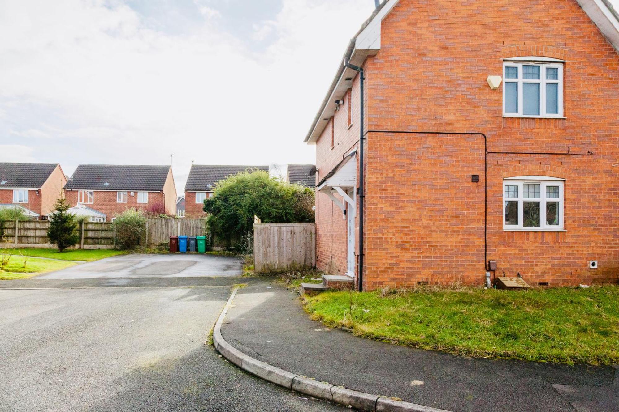 Holiday home Modern 3-Bedroom Home 5 Mins To Manchester Airport, 30 Mins To Peak District, Free Parking & Fast Wifi Manchester