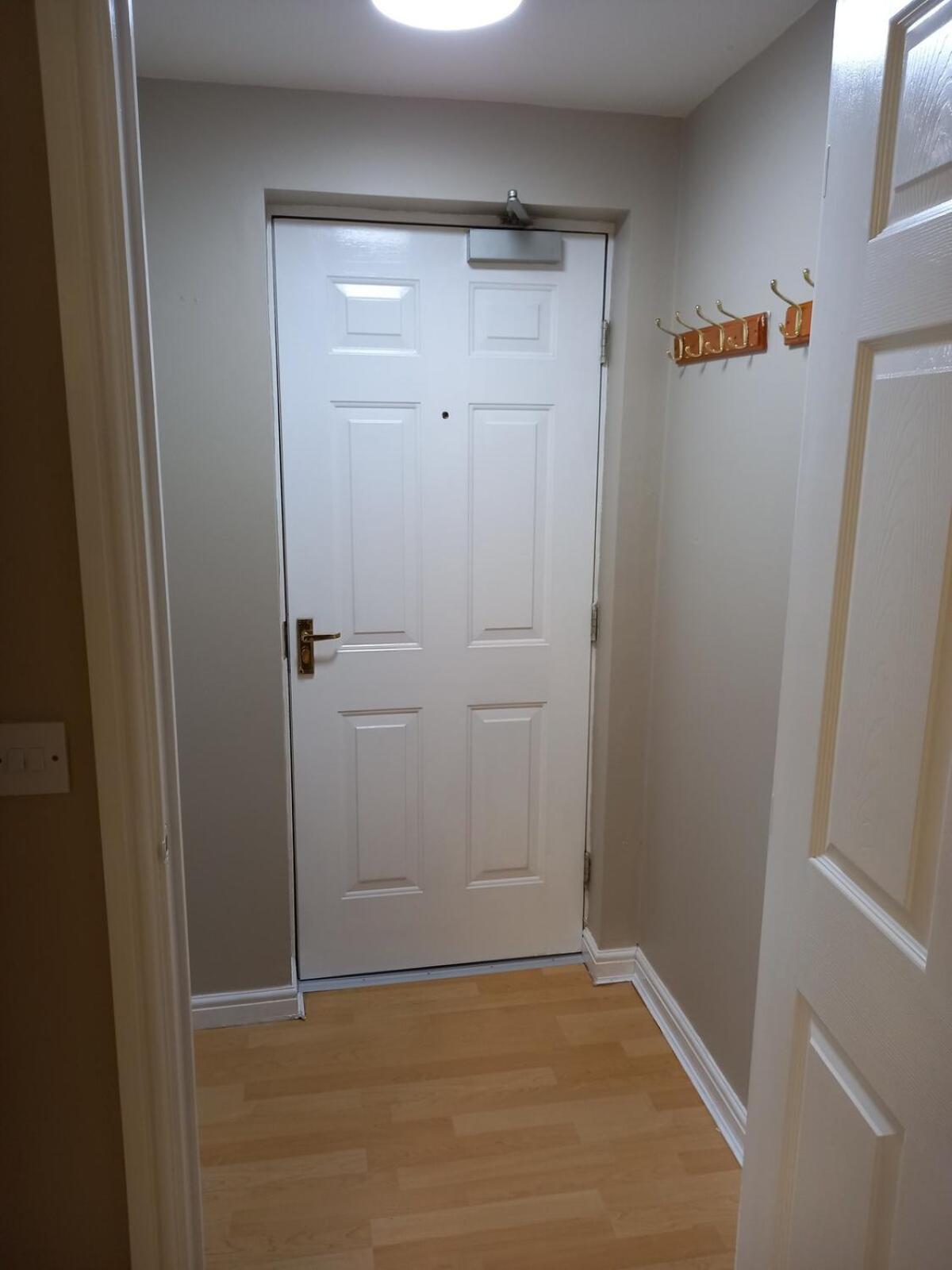 The Free Parking And Plenty Coffee Supplied Apartment! *