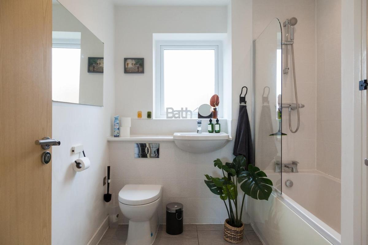 Exquisite 4 Bedroom 2 Bath Parking Etihad Stadium Manchester