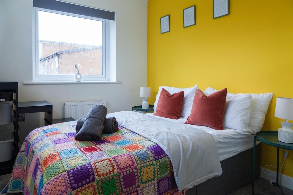 Exquisite 4 Bedroom 2 Bath Parking Etihad Stadium