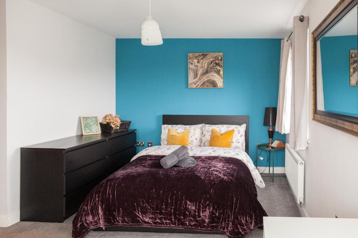 Exquisite 4 Bedroom 2 Bath Parking Etihad Stadium Manchester