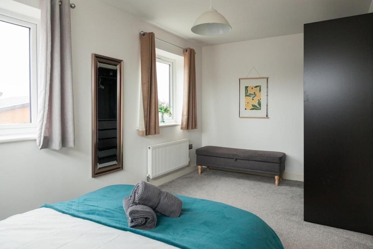 Exquisite 4 Bedroom 2 Bath Parking Etihad Stadium